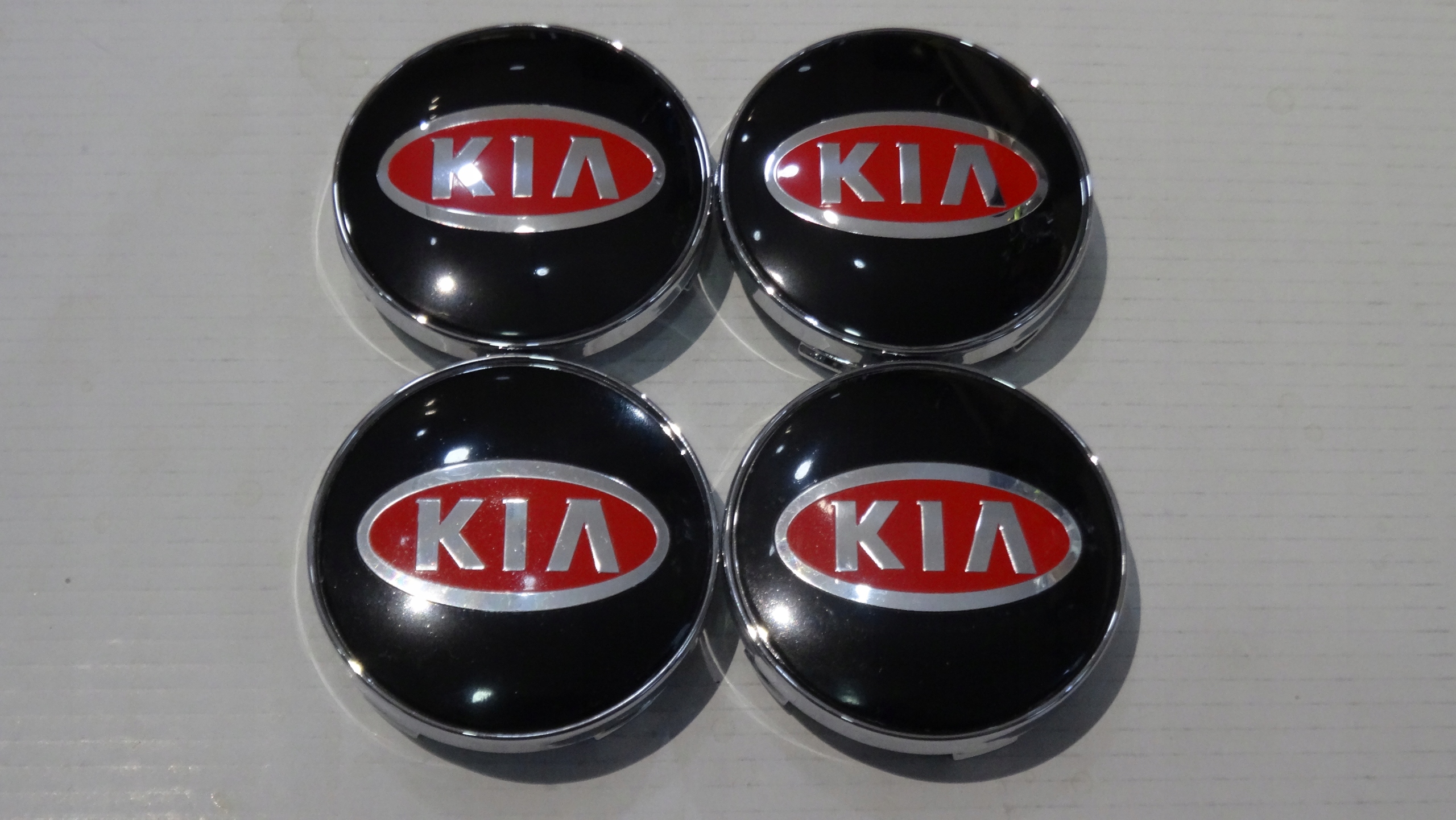 

4x Dekielki Dekle Emblematy na felgi Kia 60 mm crw