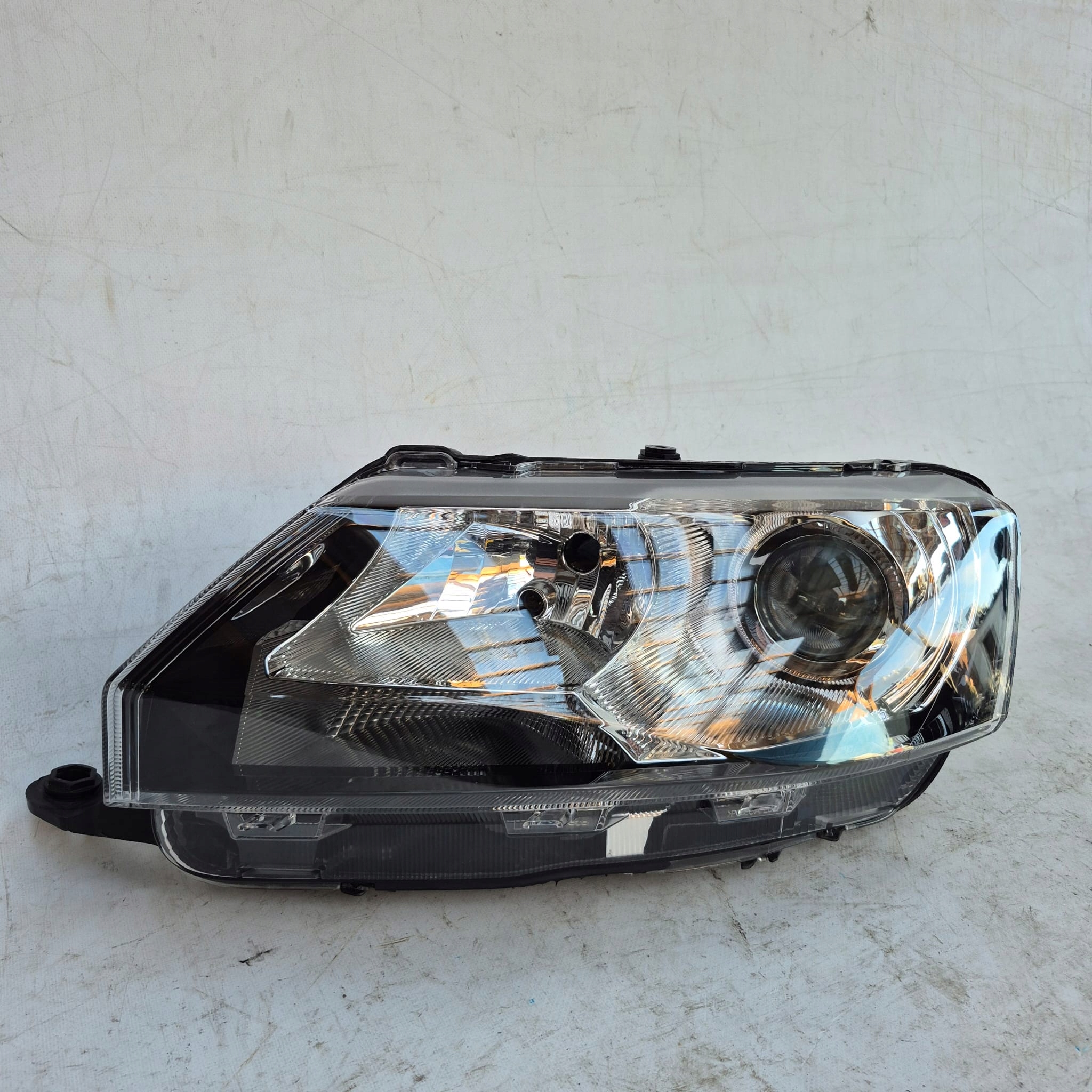 SKODA RAPID 5J 5JB 12- light left front front BI-XENON