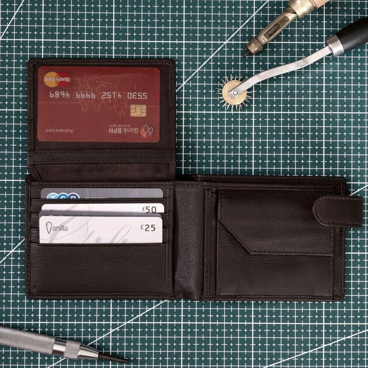 Pánská kožená peněženka na karty minimalistická hnědá Belveder SH-160