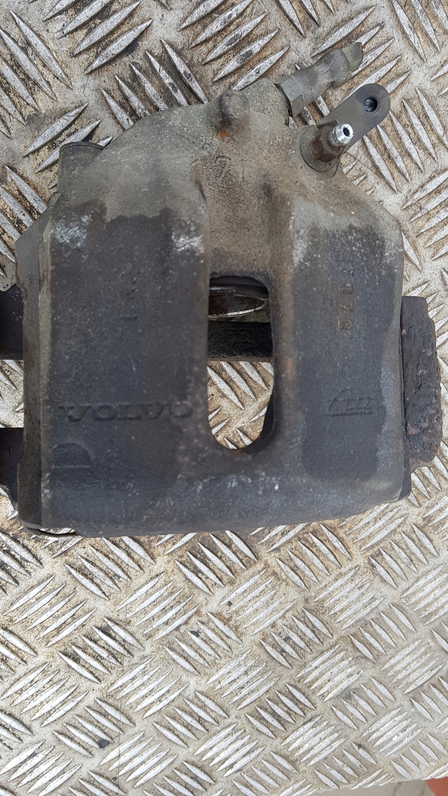 VOLVO V70 and caliper brake calipers front 2.4 ATE