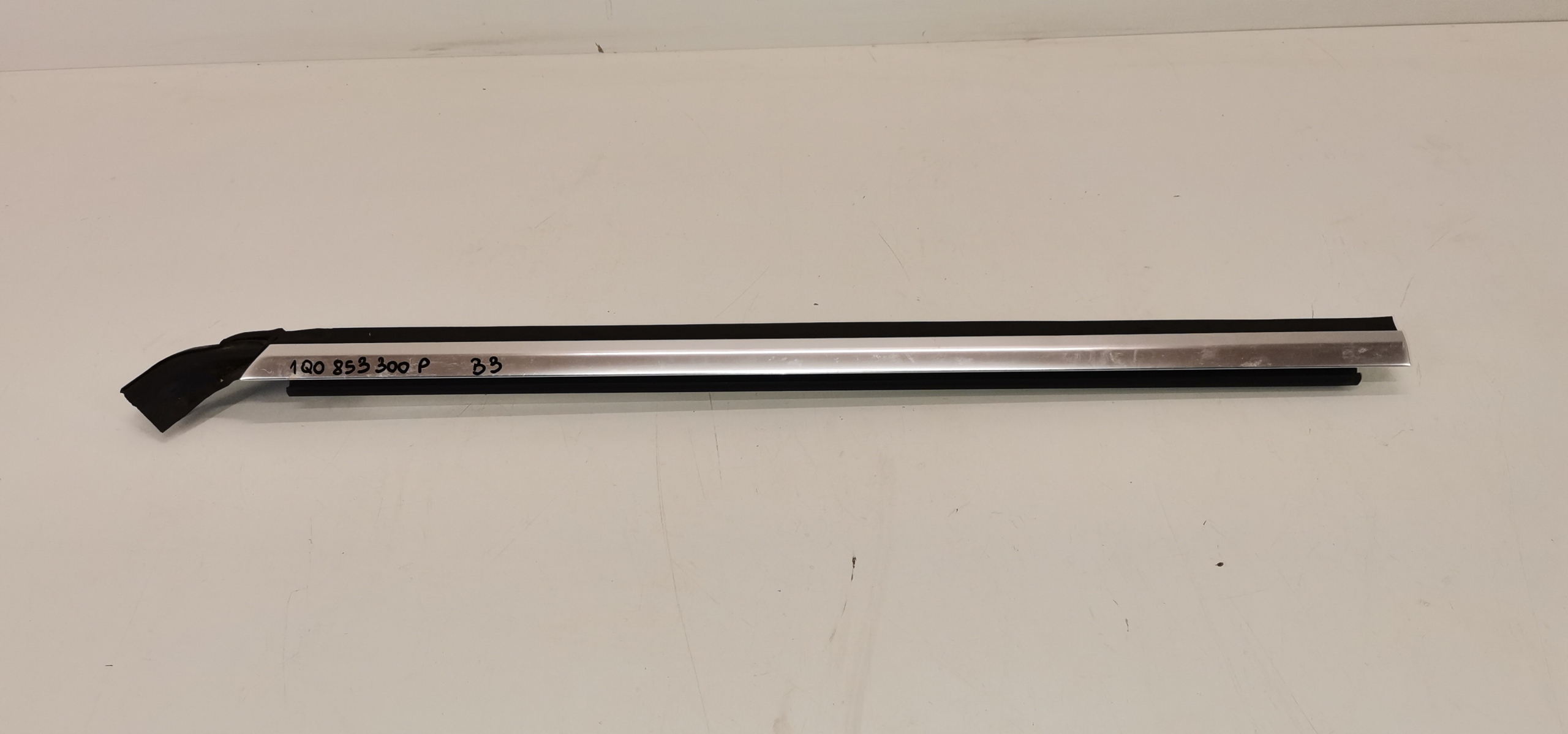 VW EOS 1Q0 LISTWA ZGARNIAJĄCA SZYBY CHROM PRAWA TYLNA TYŁ 1Q0853300P