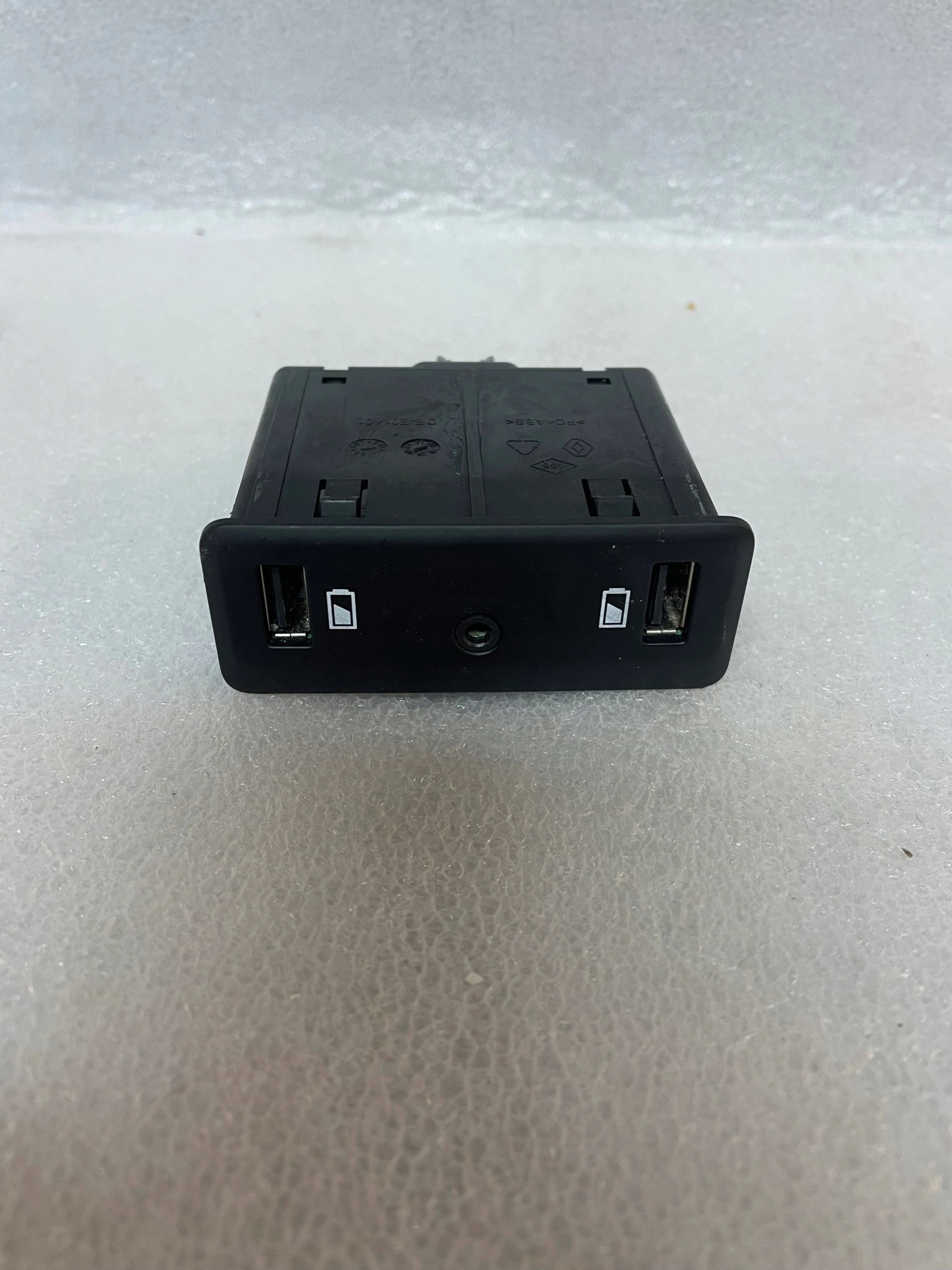 PANEL GNIAZDO USB AUX RENAULT TALISMAN ORG FV