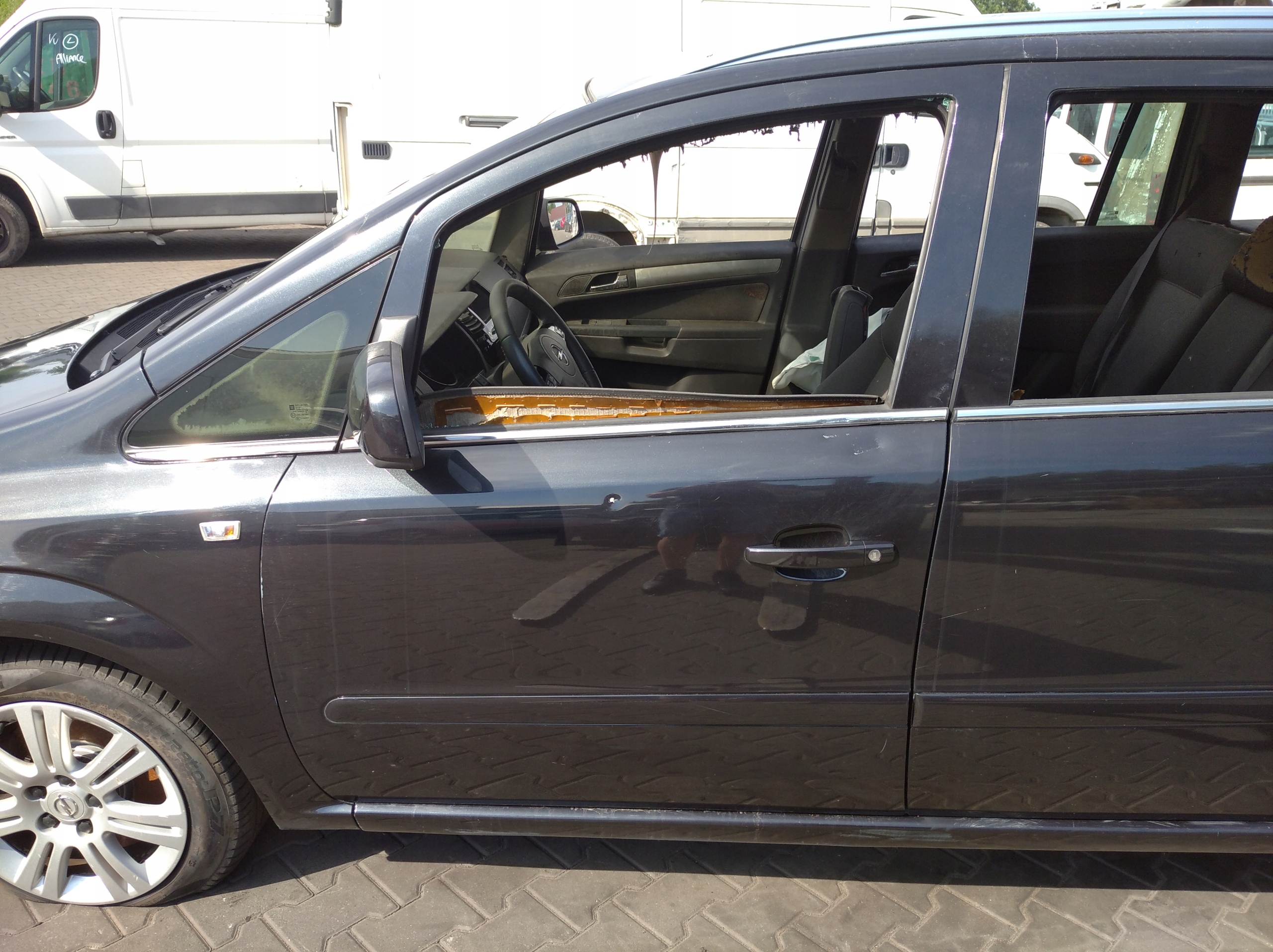 OPEL ZAFIRA B door front front left Z01Q black,