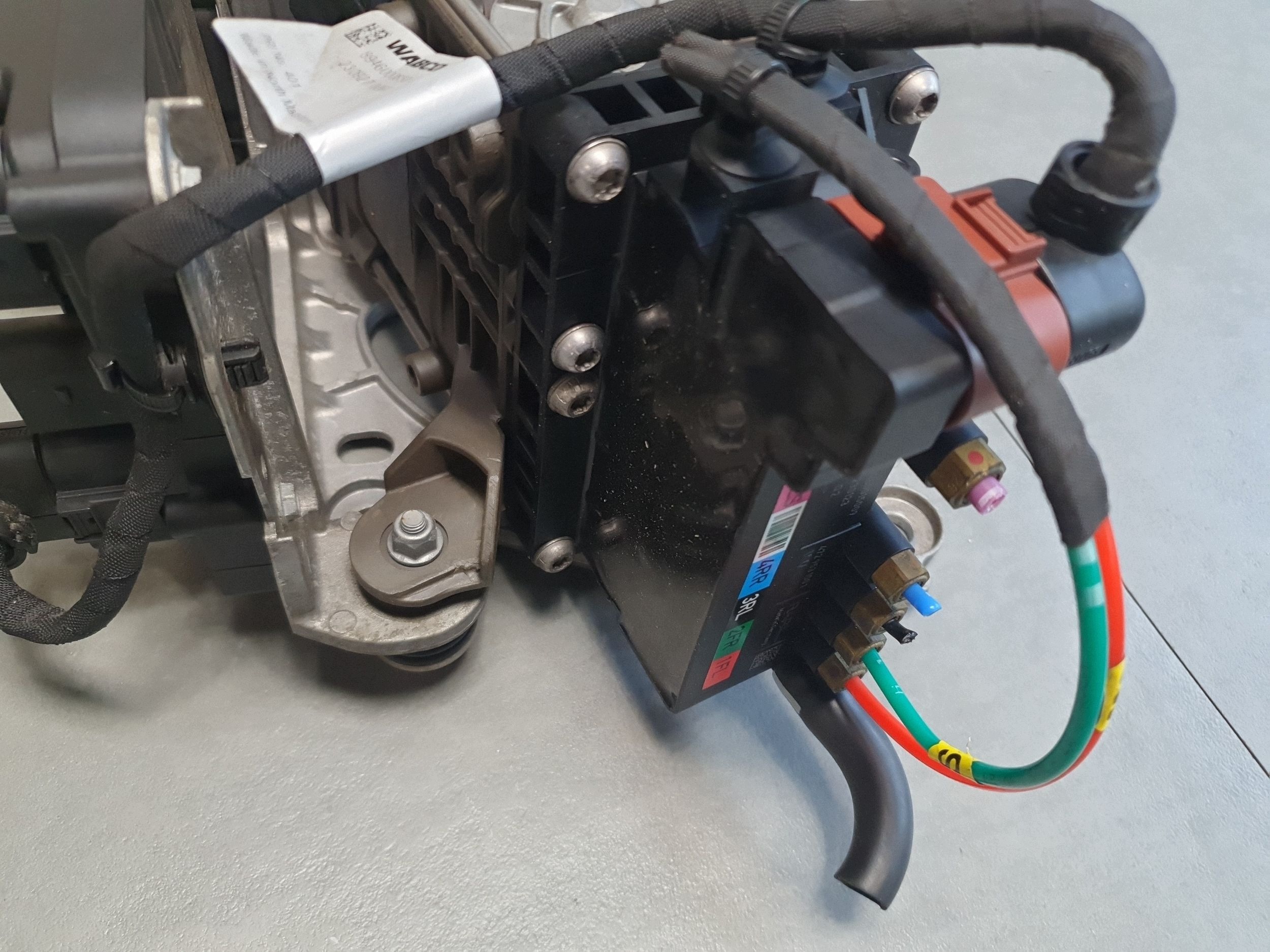 Audi SQ6 e-tron compressore sospensioni 95C616005N