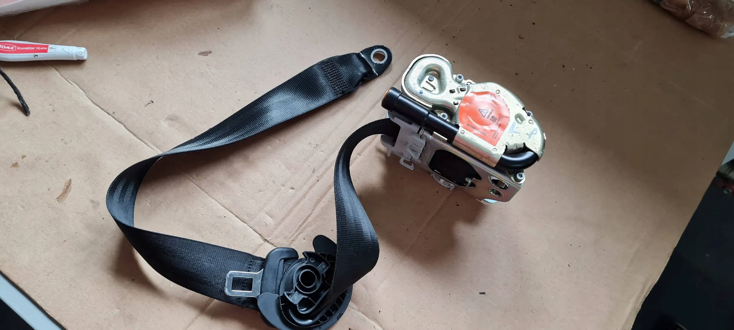 Q7 4M II tension belt safety left front 4M0857705H