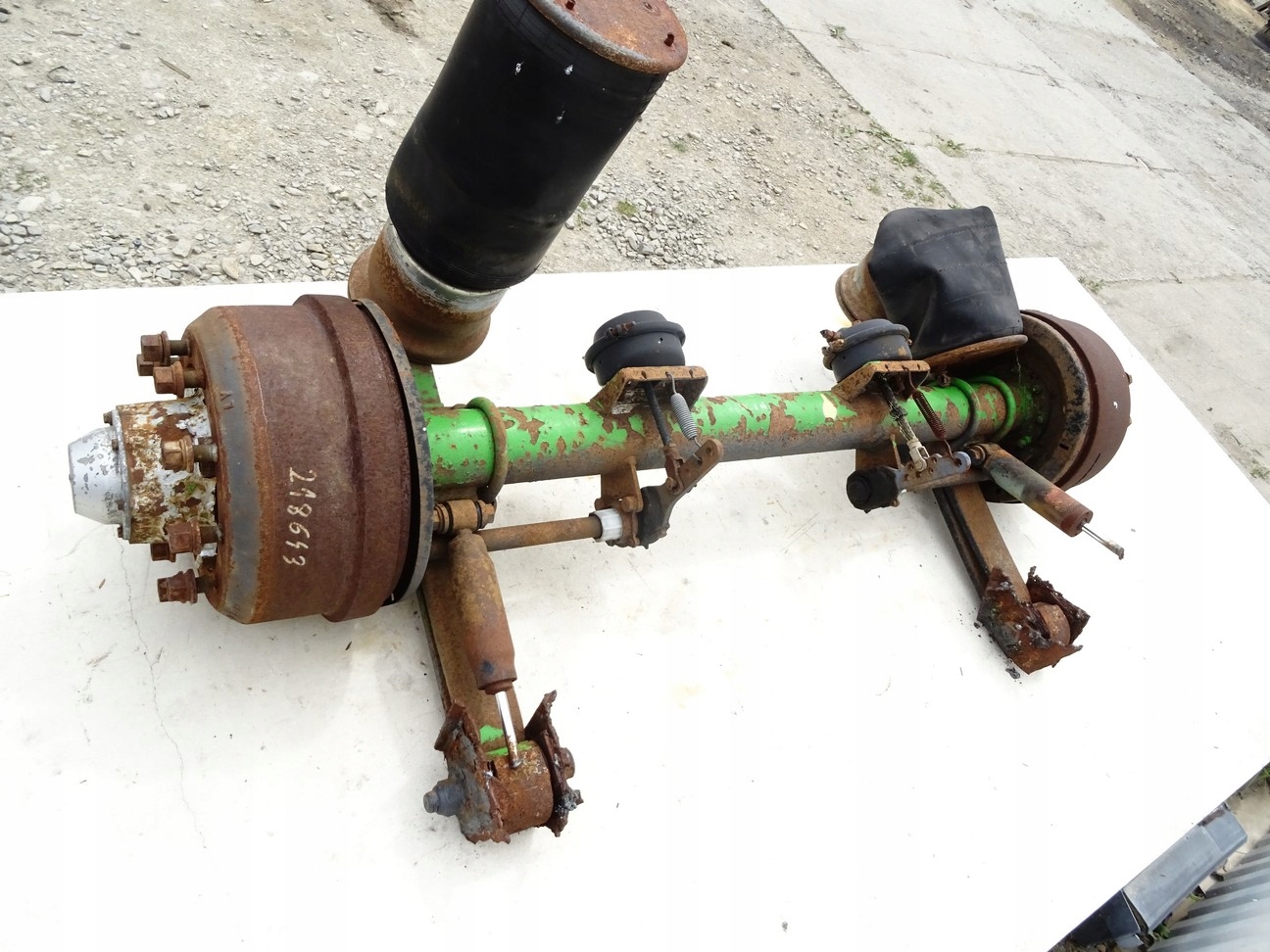 OŚ NACZEPA SAF Producent części OEM