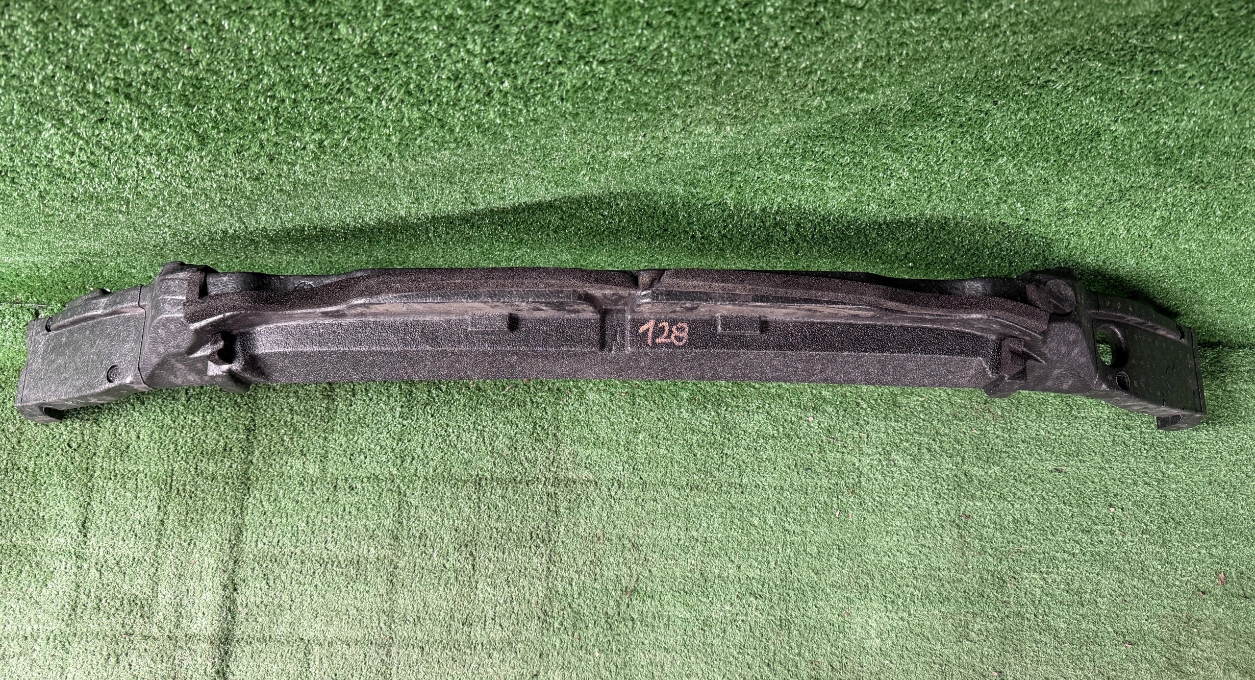 SKODA SUPERB IV ABSORBER nárazníku předek 3P0807248D