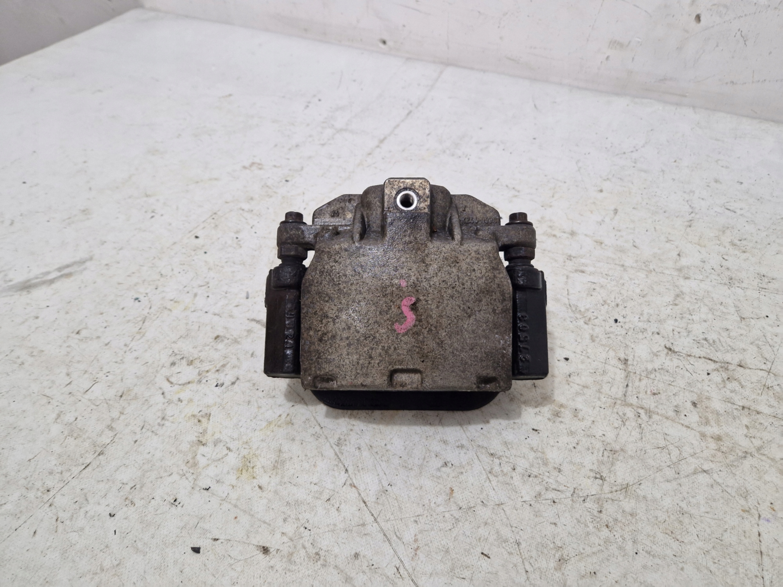 CADILLAC ESCALADE IV 15- 6.2 V8 caliper brake rear part rear left