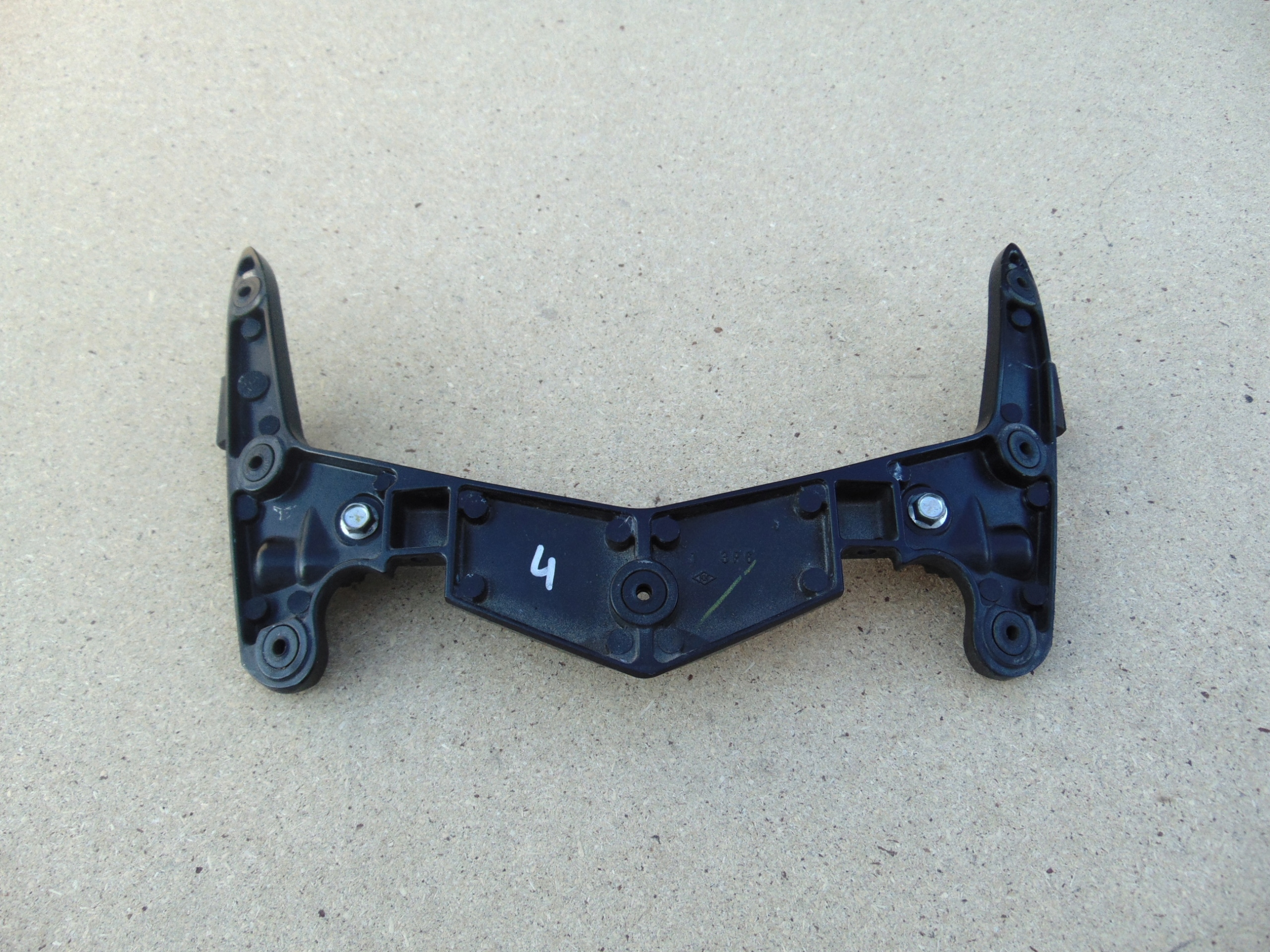 YAMAHA FJR 1300 06-12 ПЕРЕДНЯЯ ОКОННАЯ РАМА