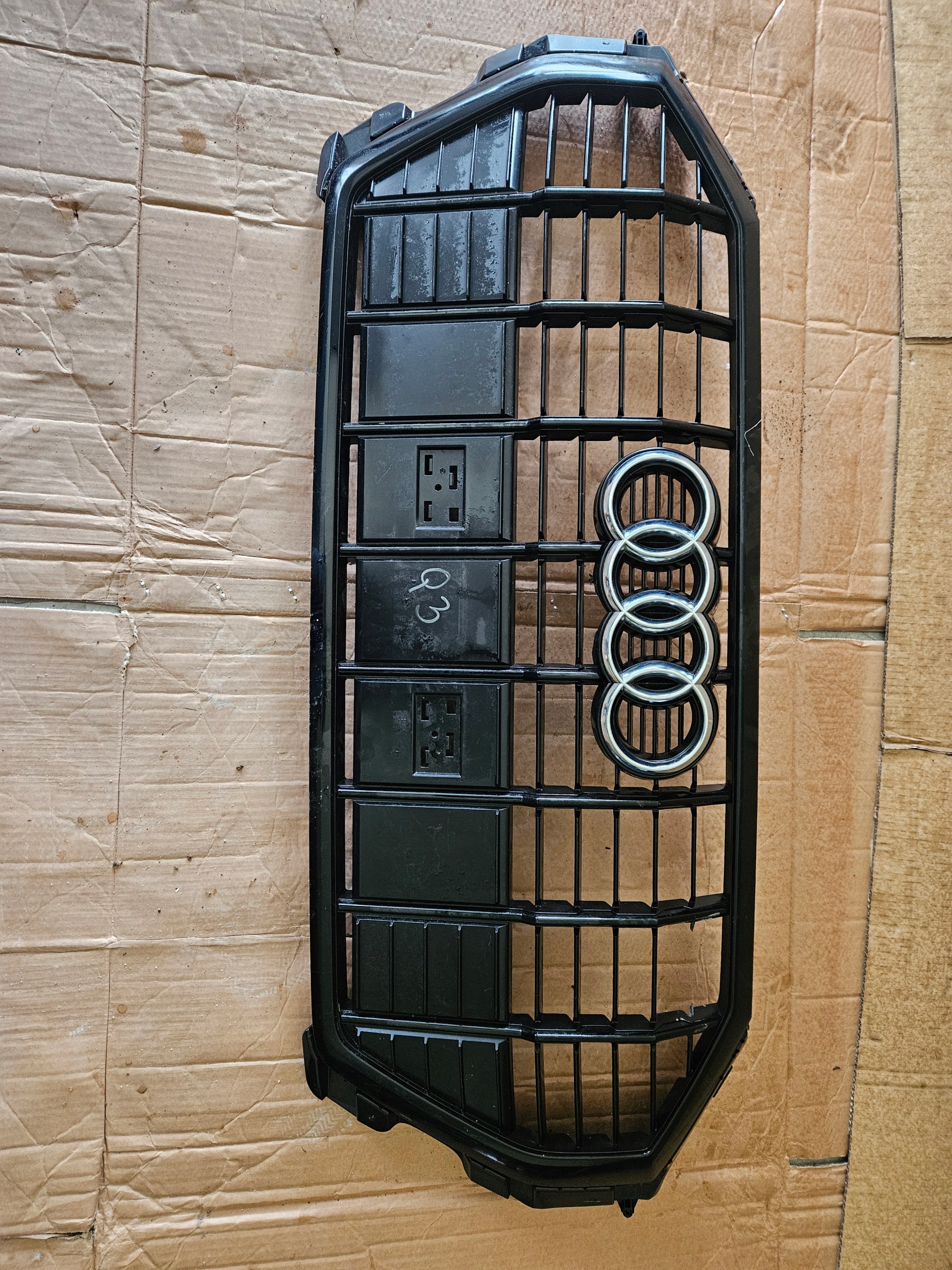 Audi Q3 Kühlergrill FRONTGRILL Kühlergitter 83A853651E - Thumbnail 1