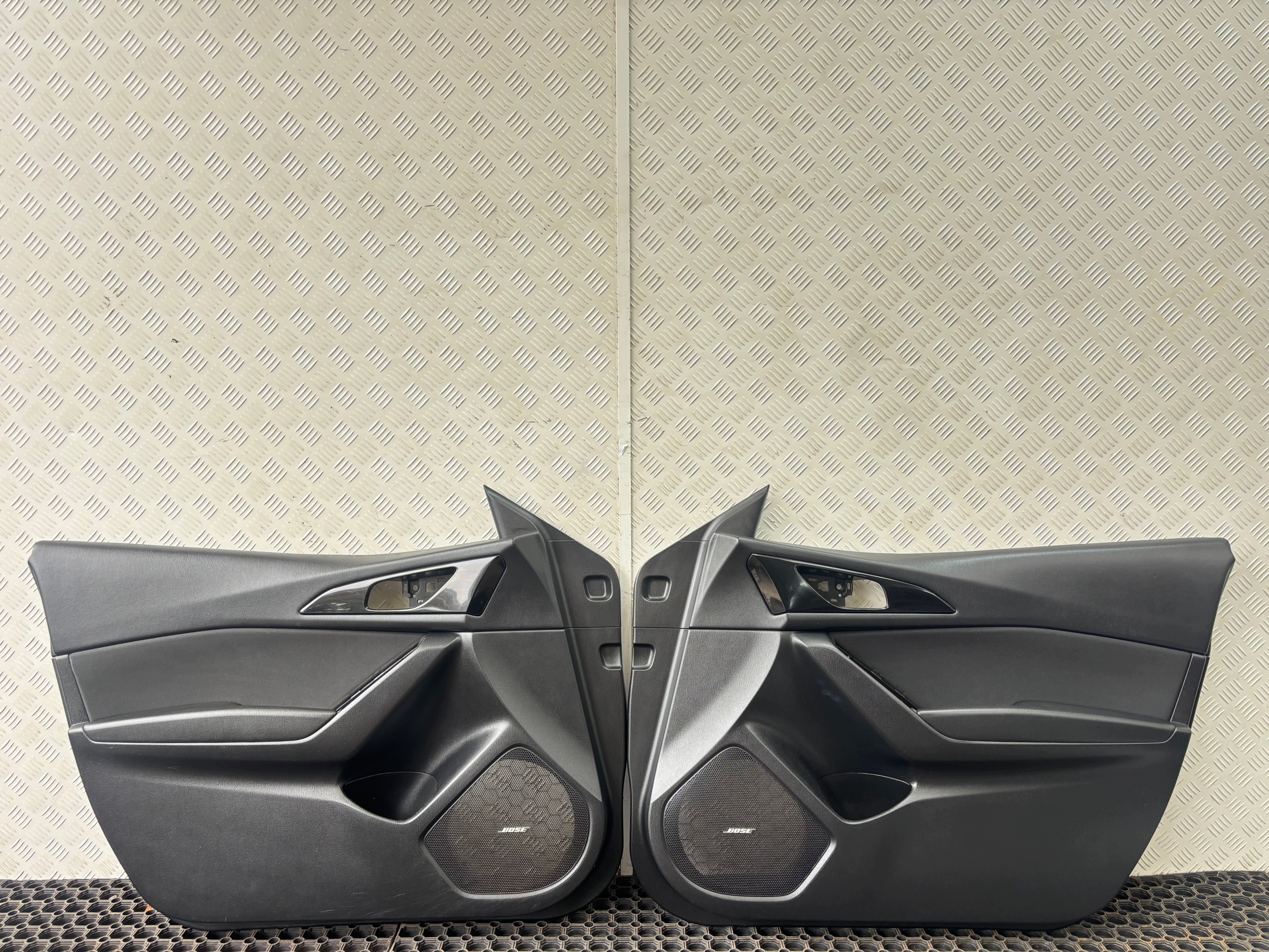 MAZDA 3 BM 13-17 Seite Tür vorne links oder rechts WERSJA BOSE EUROPA OE