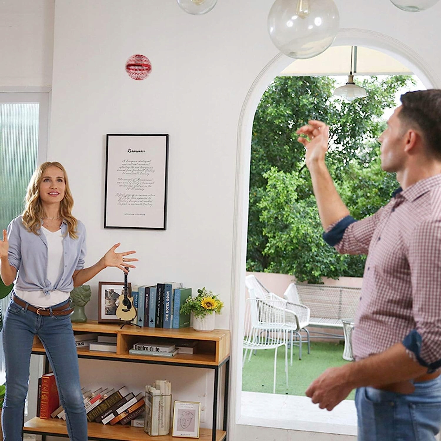 PIŁKA BUMERANG LATAJĄCA ŁADOWANA PRZEZ KABEL USB Stan opakowania oryginalne