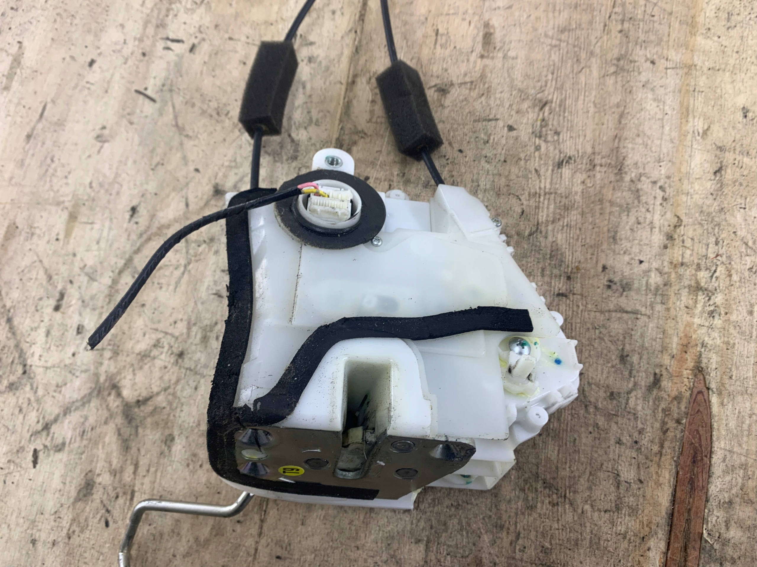 HONDA JAZZ III lock door left rear part