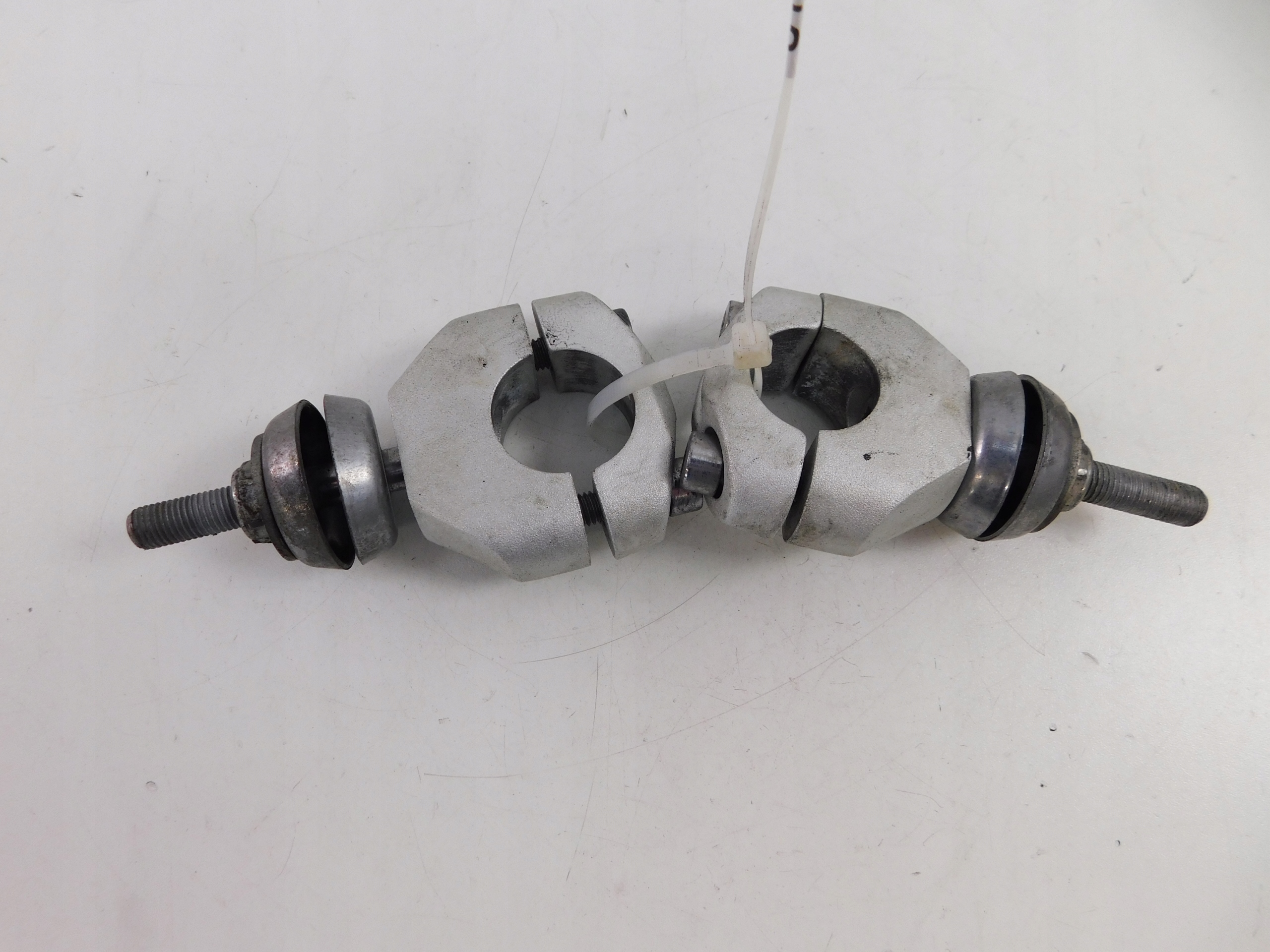 TRIUMPH STREET TRIPLE 675 07-12 RISERY КРЕПЛЕНИЕ