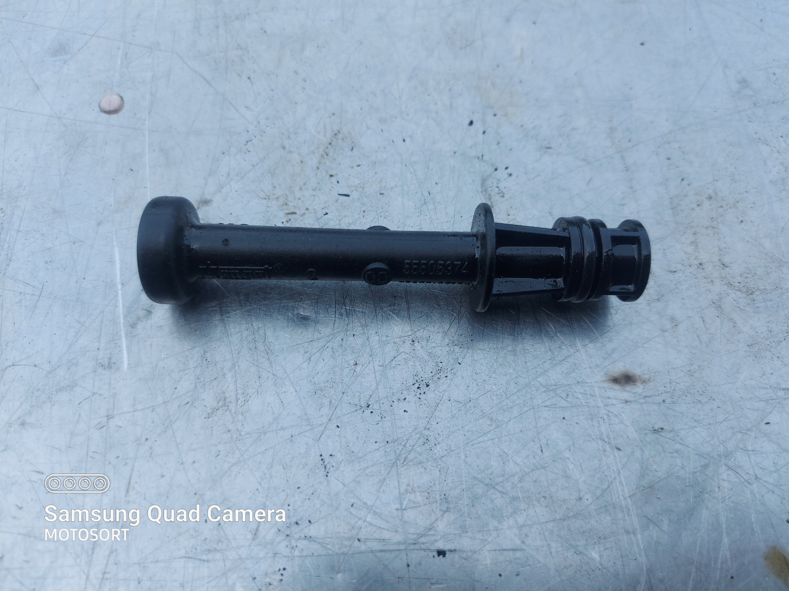 Opel Astra K V 55505374 1.2 T масляний клапан