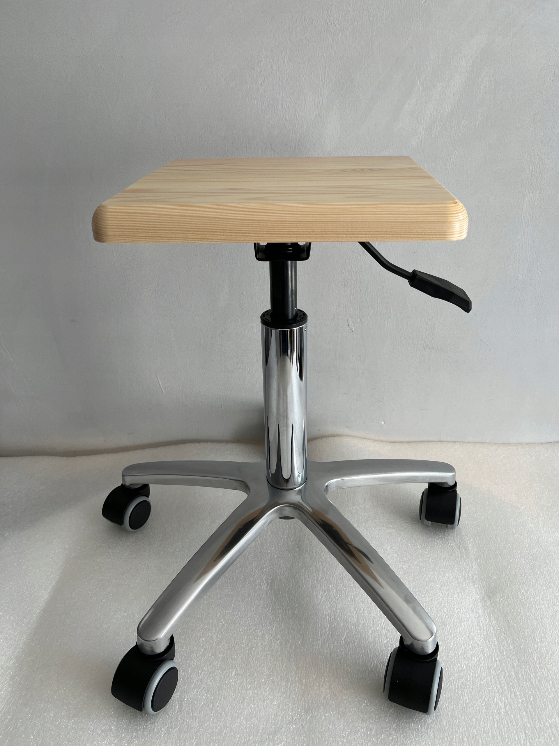 Otočná stolička, dielenská stolička, stolička do tlačiarne, tab do šijacej dielne Henek Al