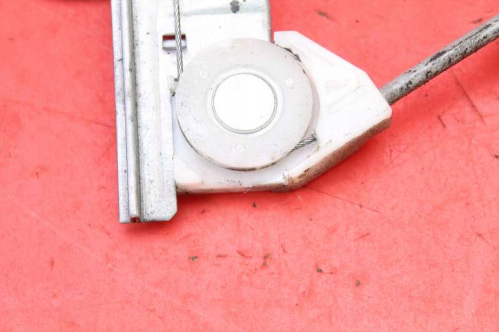 PODNOŚNIK SZYBY LEWY PRZÓD EU HONDA CRV 2 II 04-06 Numer katalogowy części HONDA