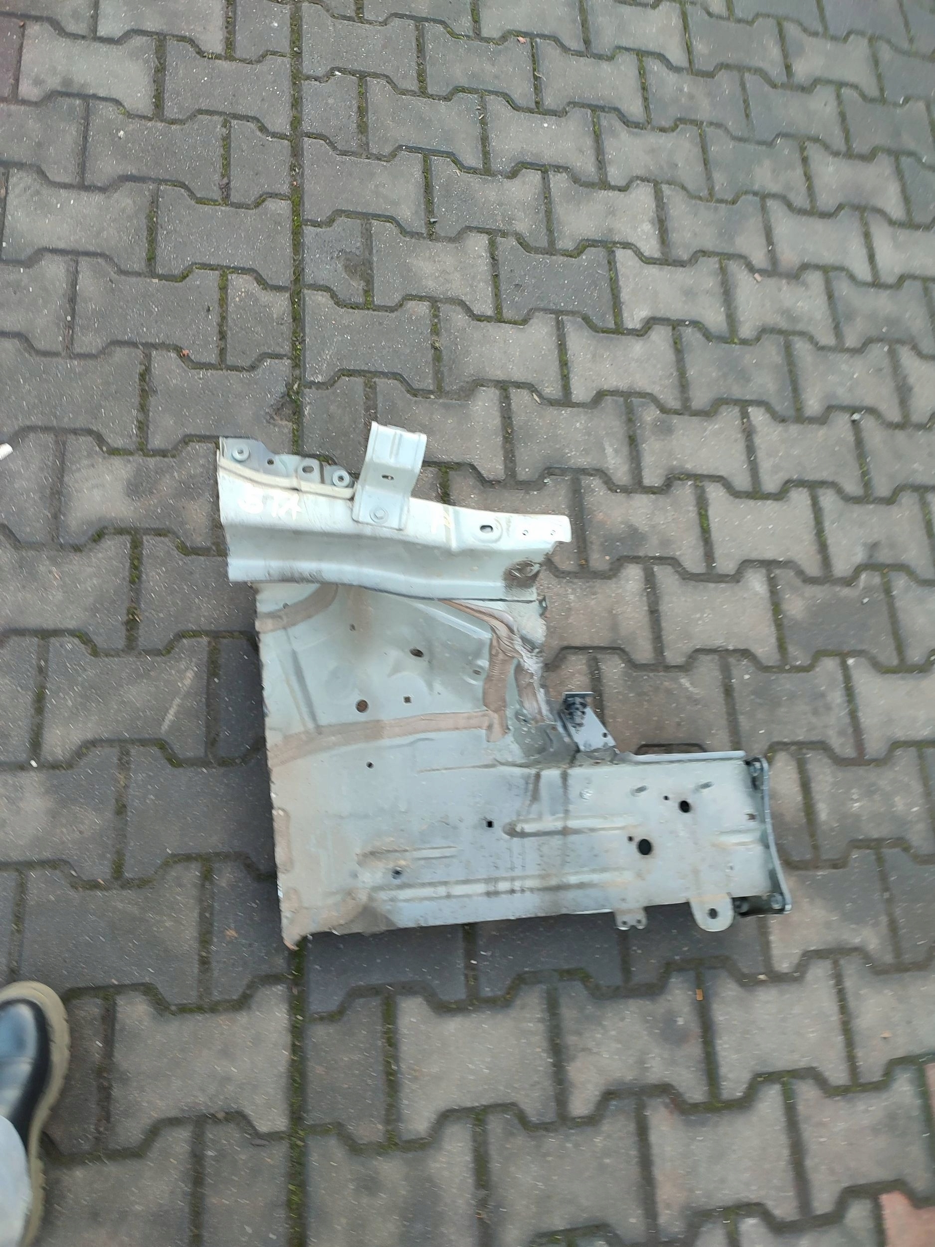 Volkswagen Touran III 2020 front side right quarter