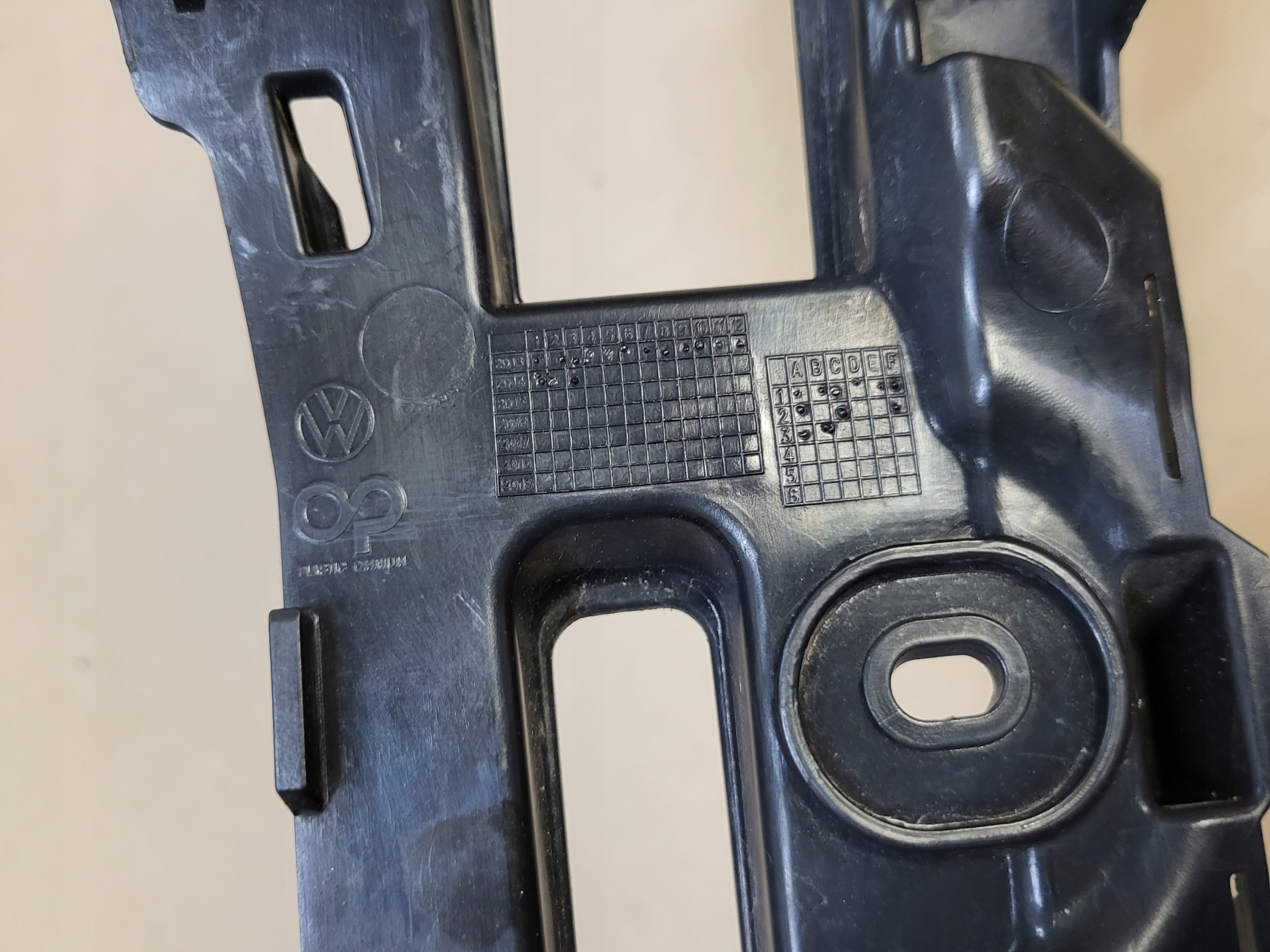 bumper bracket left rear part rear console holder VW TOUAREG II 7P original
