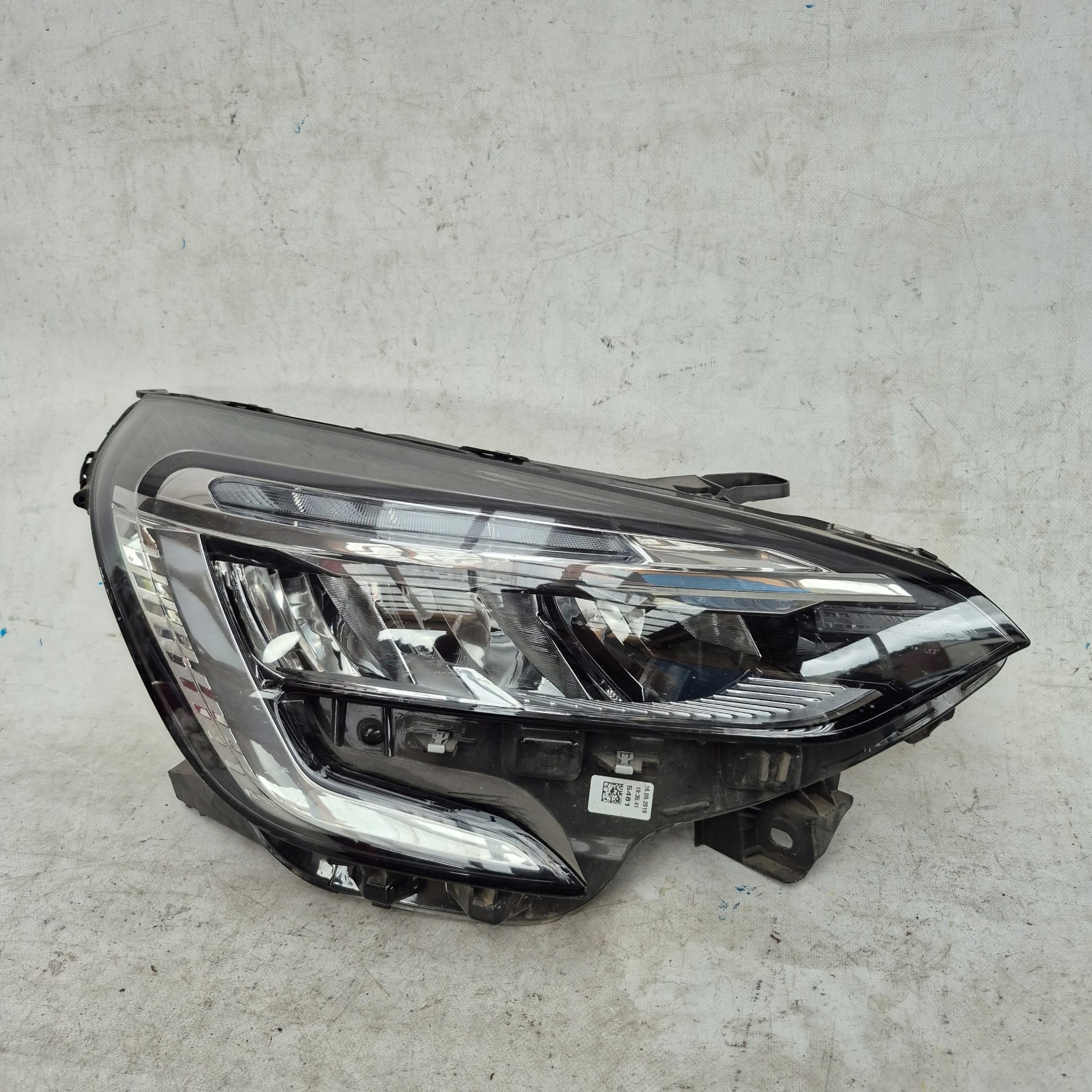 RENAULT CLIO V 5 19- light right front front FULL LED 260108676R