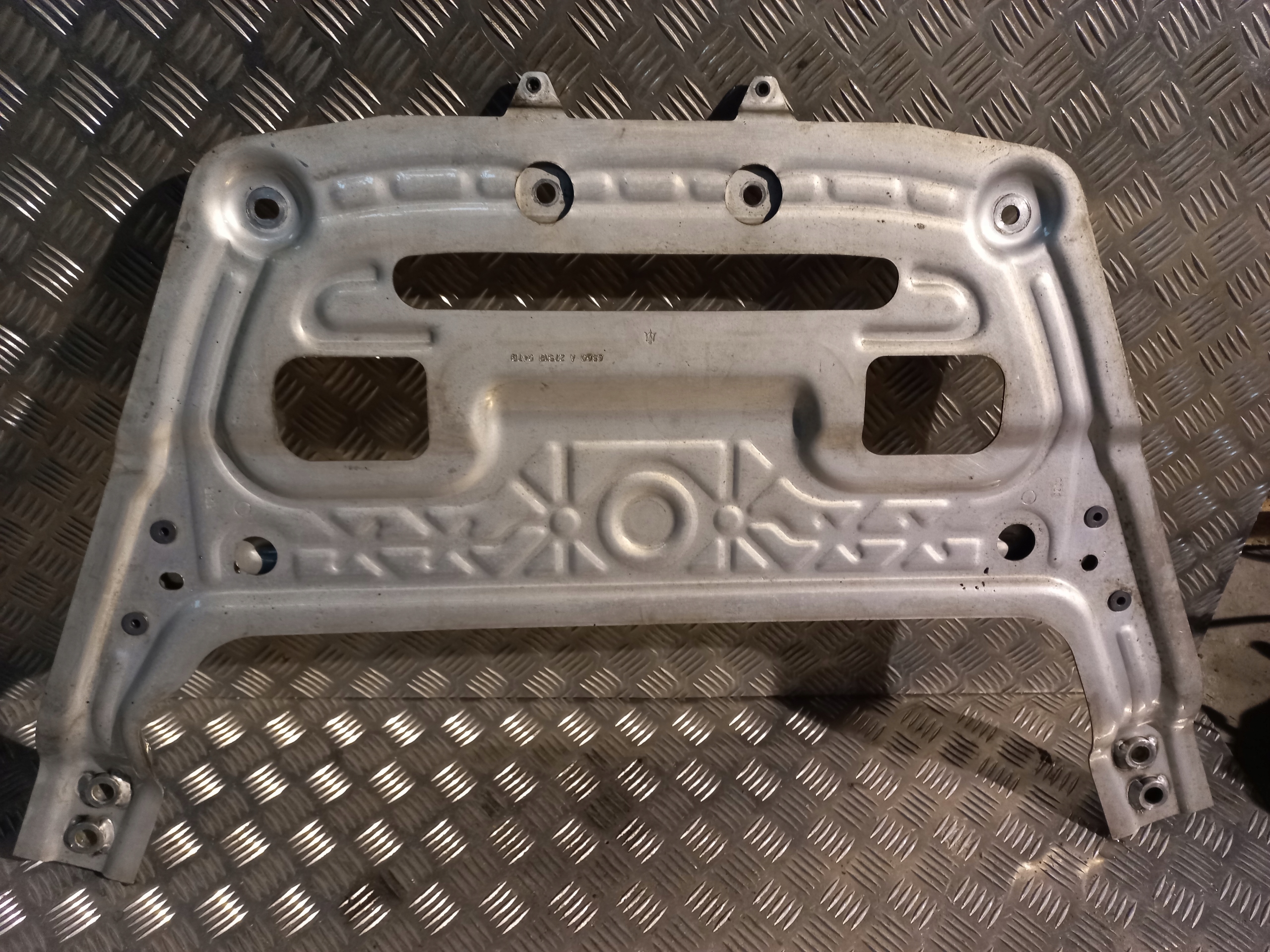 TRAVERSA SUPPORTO WOZKA MASERATI LEVANTE 1