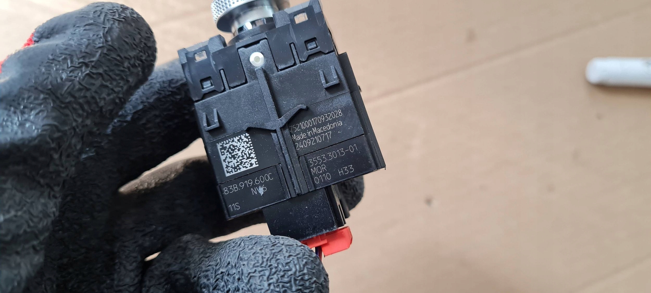 Q3 83A button POKRETLO control GLOSNOSCI REGULATOR 83B919600C