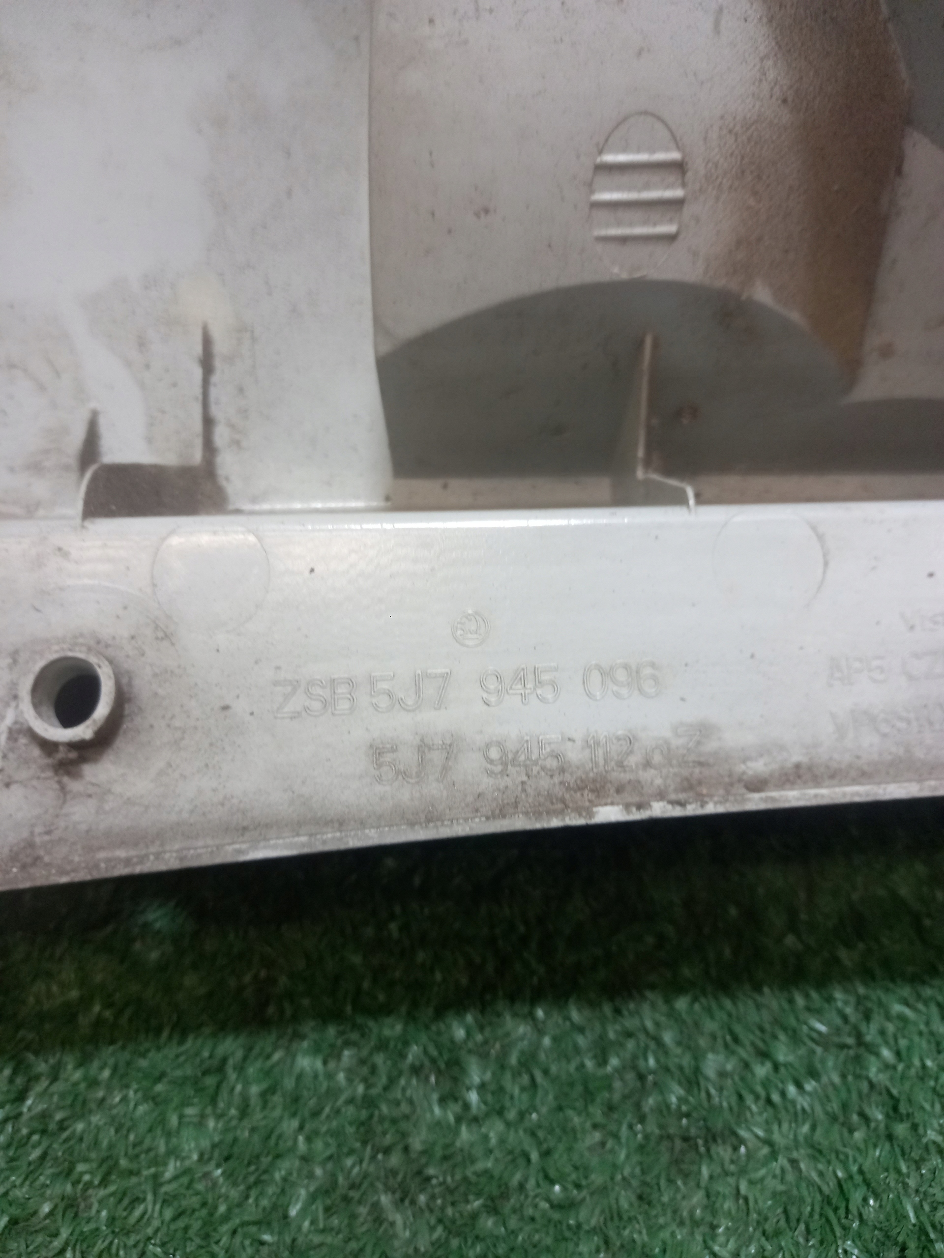 light right rear SKODA ROOMSTER 5J7945096