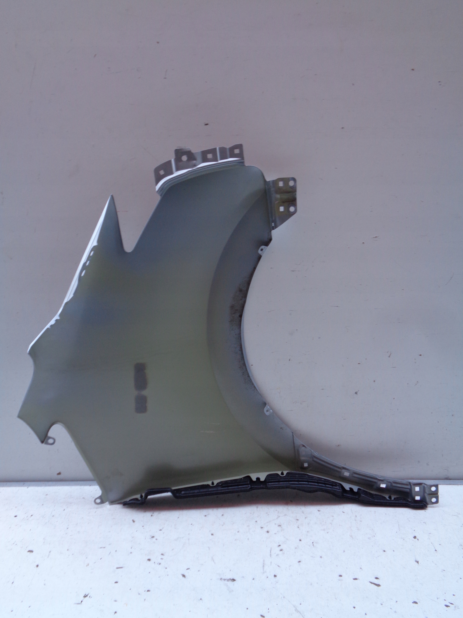 fender left front HYUNDAI STARIA 22- NR 45879