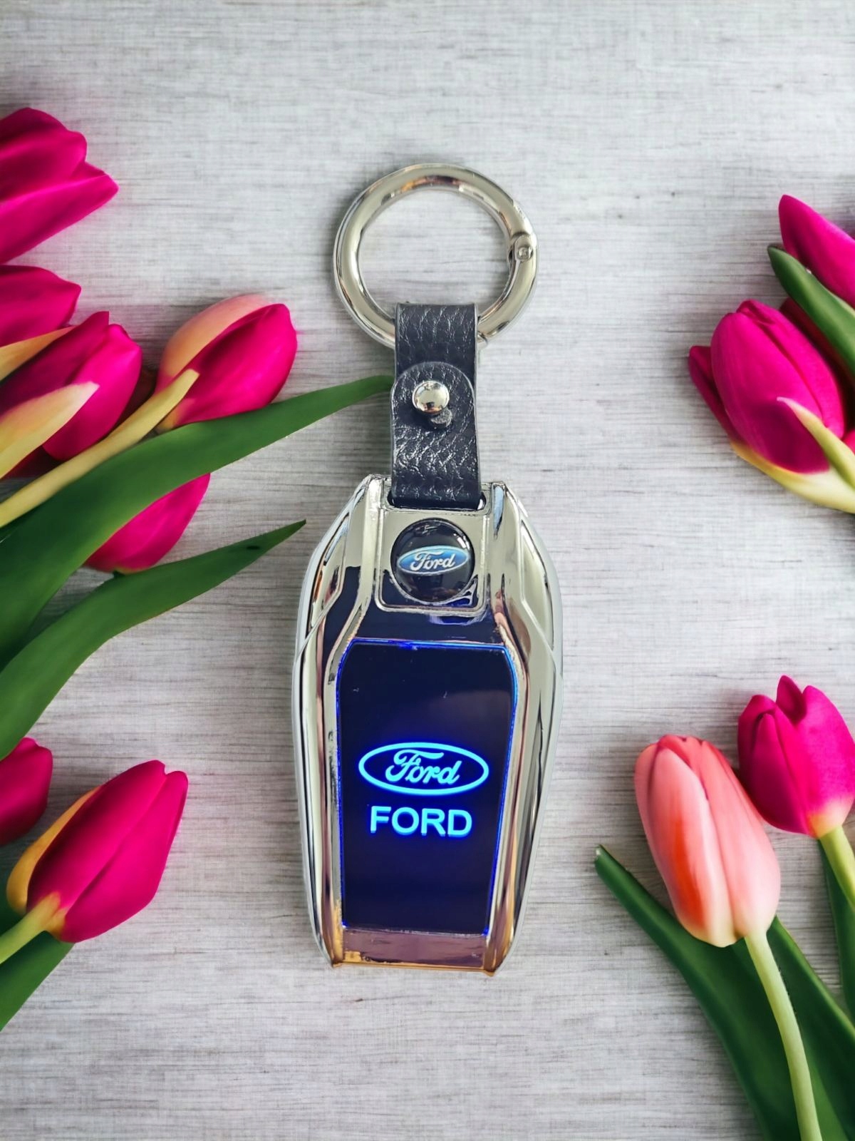 FORD ZAPALNICZKA ŻAROWA ELEGANCKI BRELOK DO KLUCZY LOGO LED ETUI KOKARDKA EAN (GTIN) 5905090471523