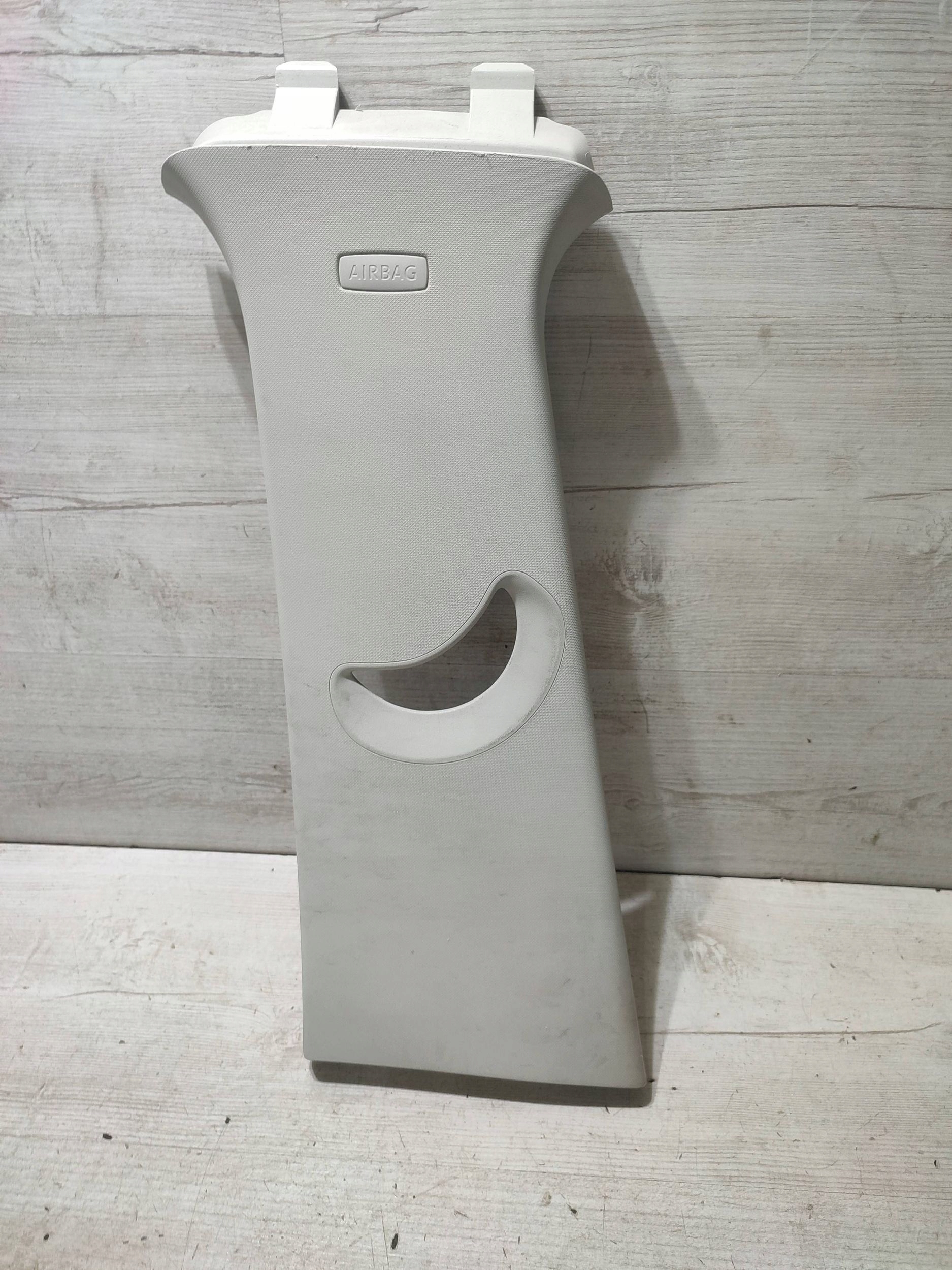 Seat Arona 2019 left side cover upper slupka / B