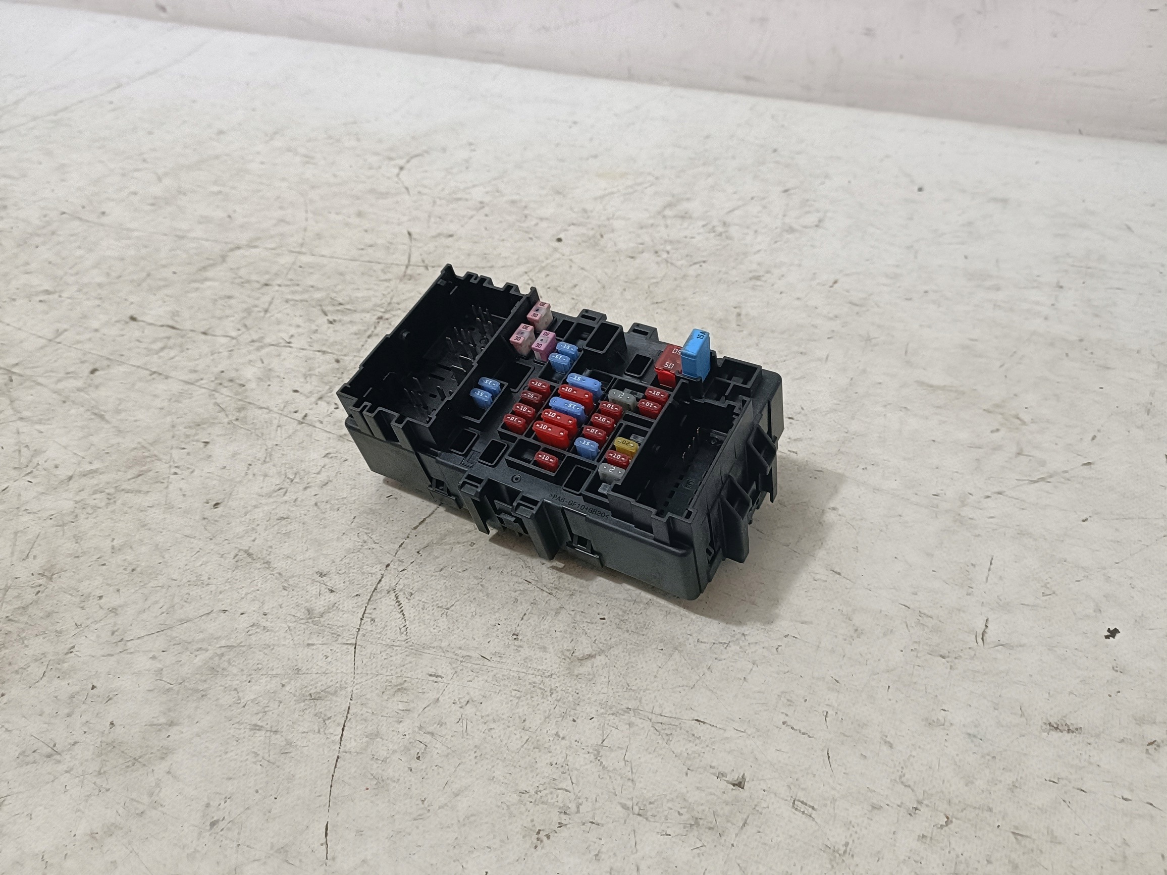 CADILLAC ESCALADE IV 2015 - 6.2 V8 Module fusibles 23200663