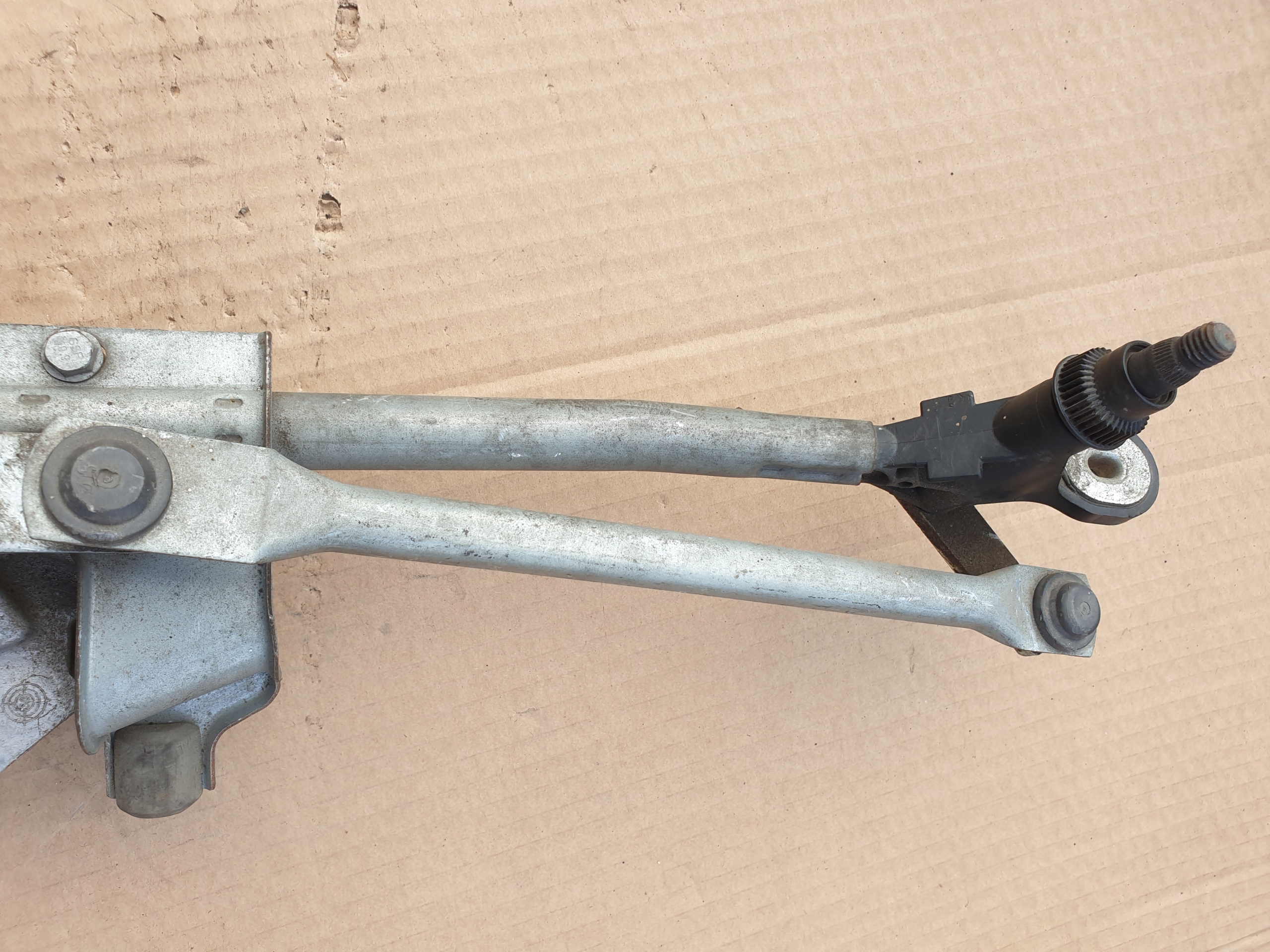 wiper mechanism mini motor front BMW 1 E87 OE EUROPA 7193036