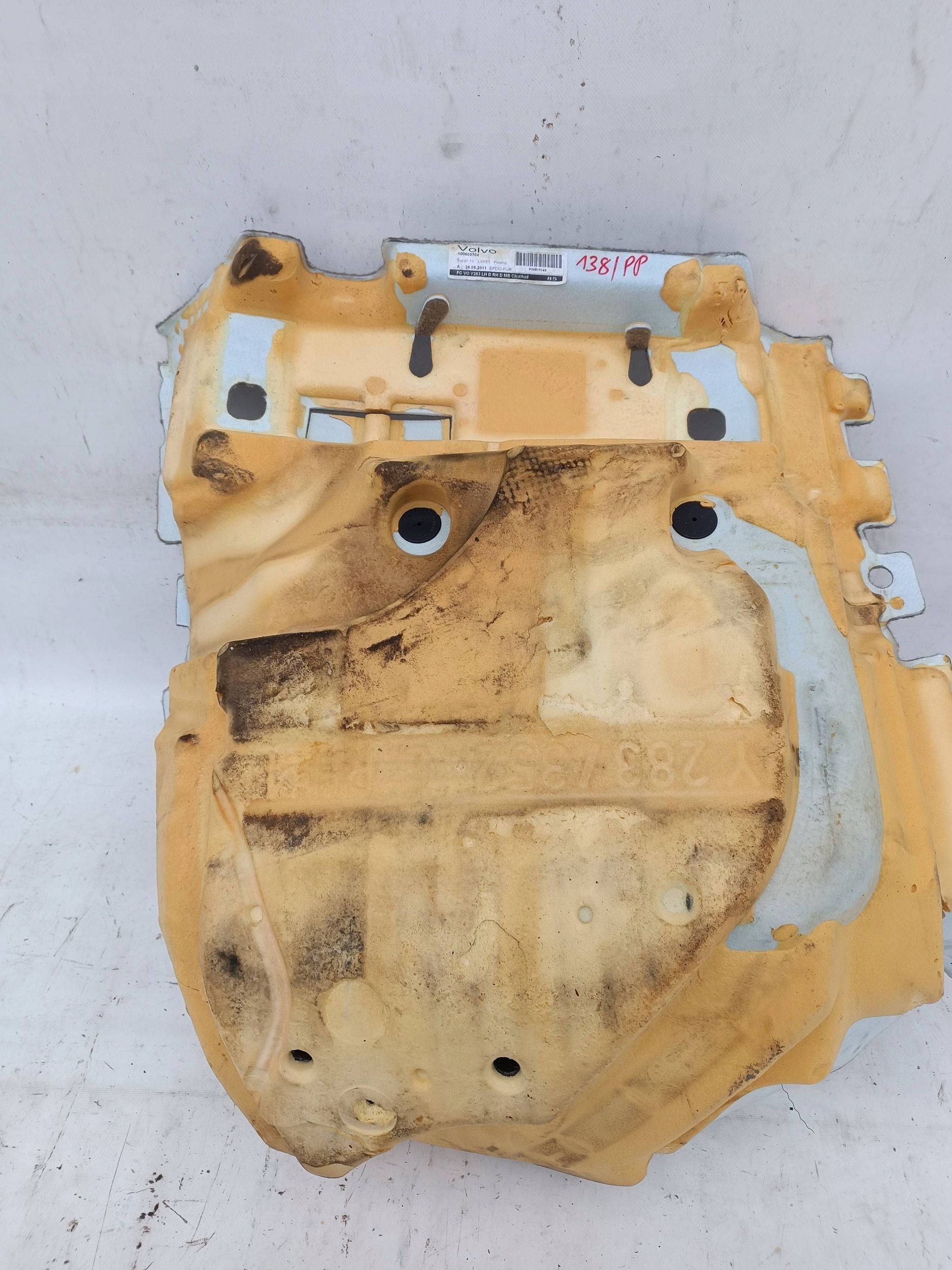 mats floor front right side VOLVO S60 II V60 and 100603704