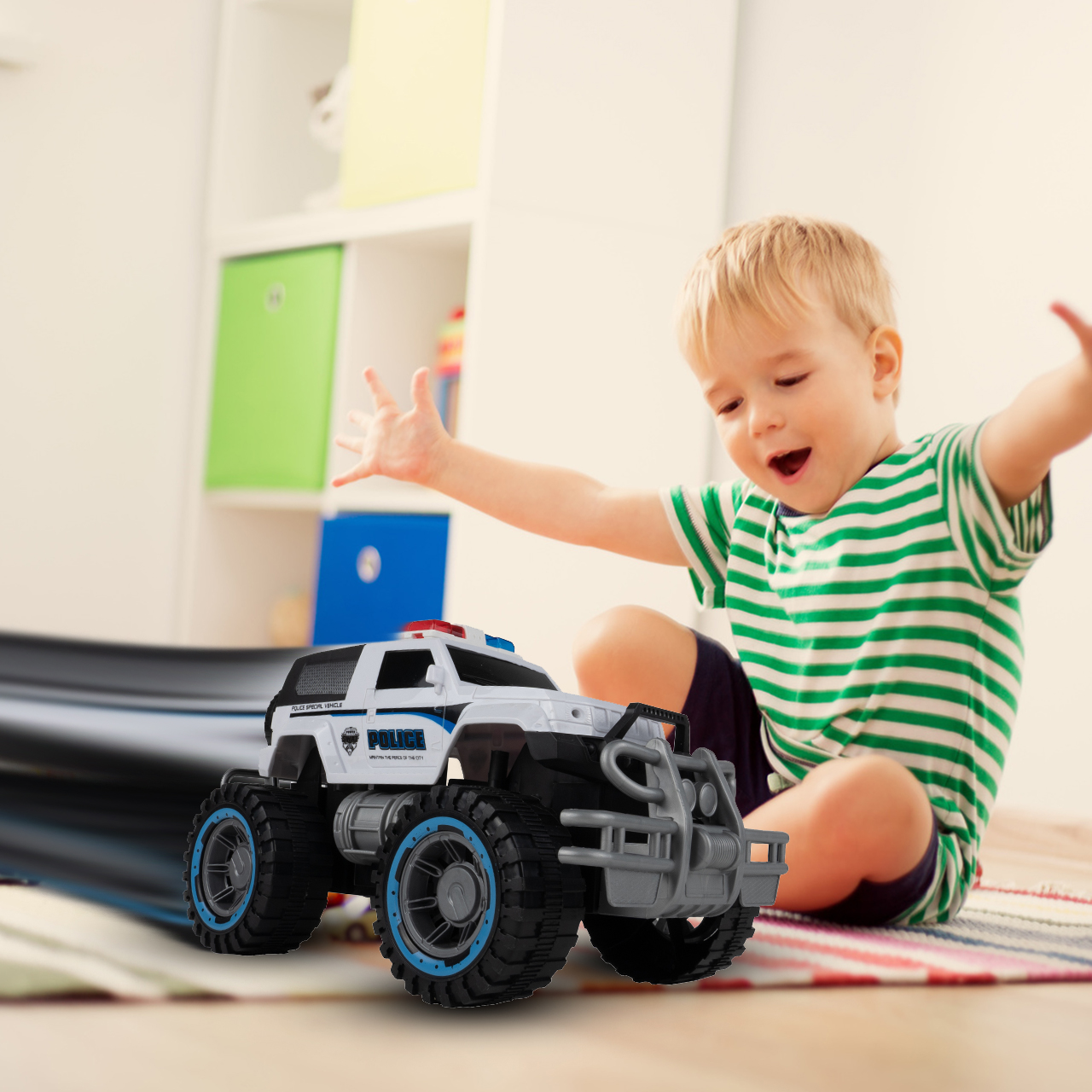 SAMOCHÓD AUTO MONSTER POLICJA Z NAPĘDEM RADIOWÓZ Bohater brak