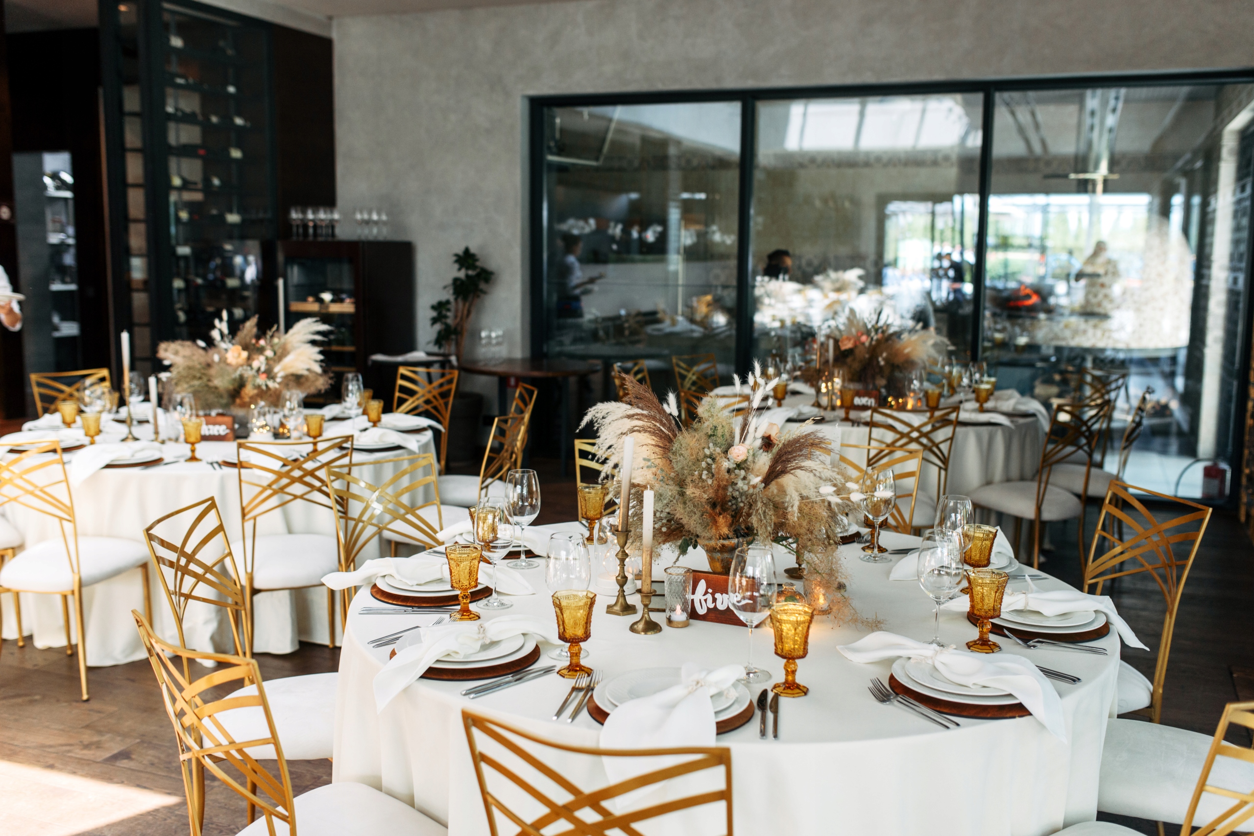 KRZESŁO BANKIETOWE WESELNE ŚLUBNE METALOWE CHIAVARI CHAMELEON SZAMPAŃSKIE Marka inny