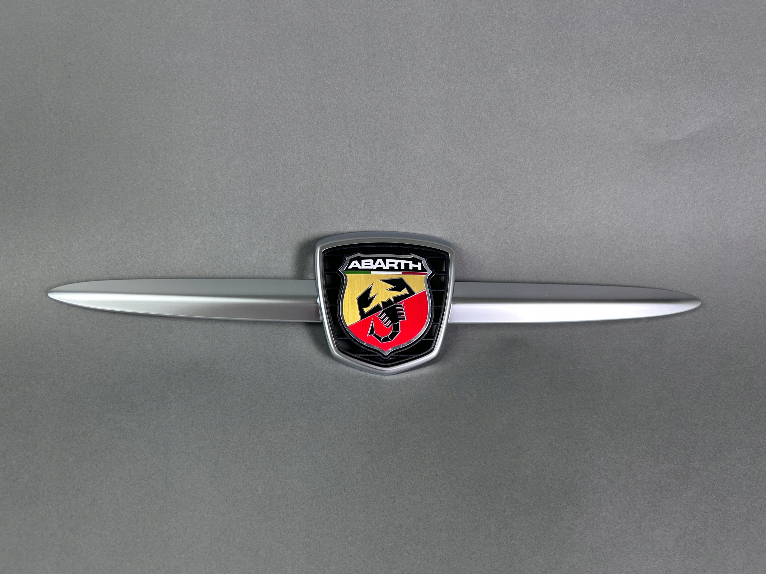 Lišta emblém logo Abarth 500 595 Lift 735644036