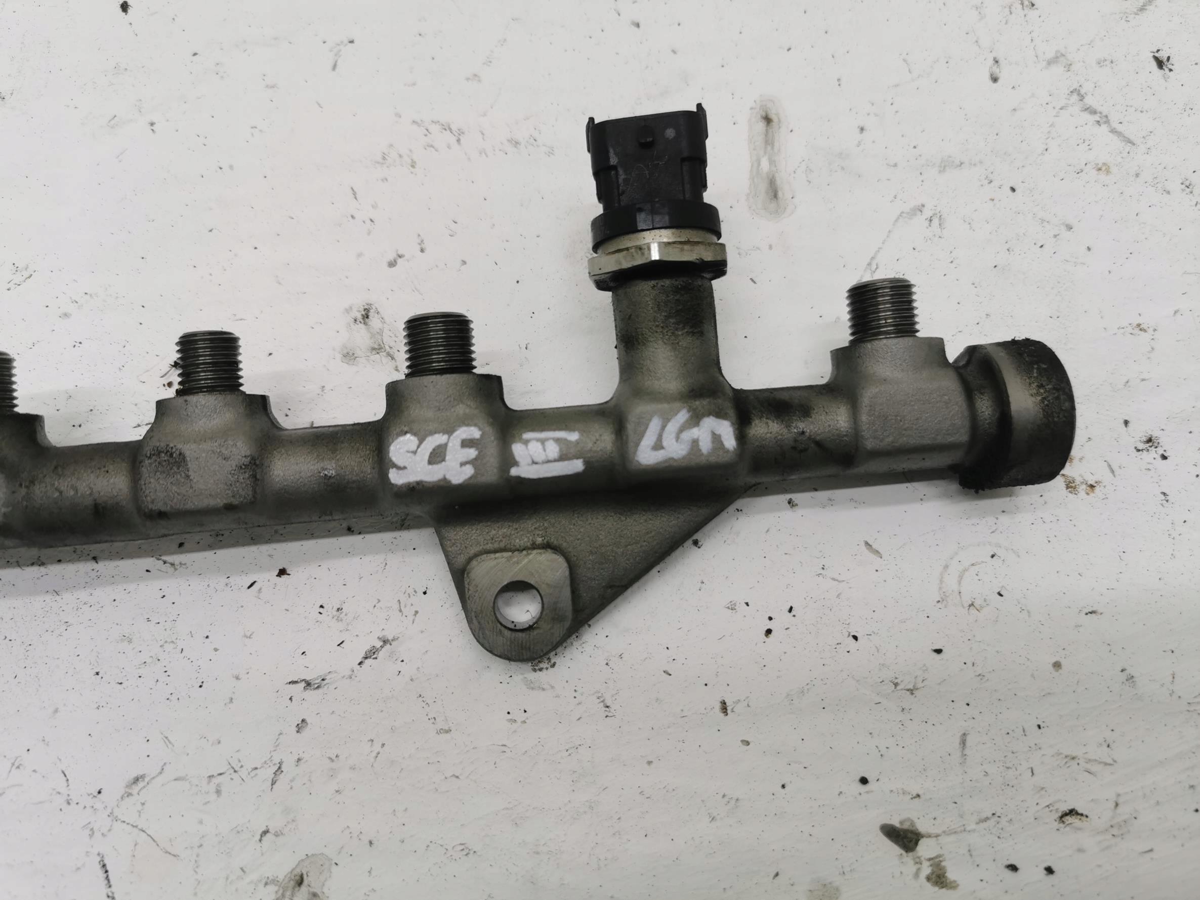 Rampe injection RENAULT SCENIC III 8200750048 1.9