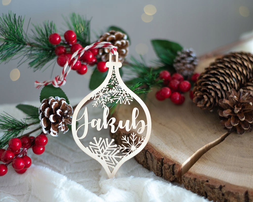 BOMBKA Z IMIENIEM DREWNIANA ŚWIĘTA ZAWIESZKA SOPEL Motyw sople