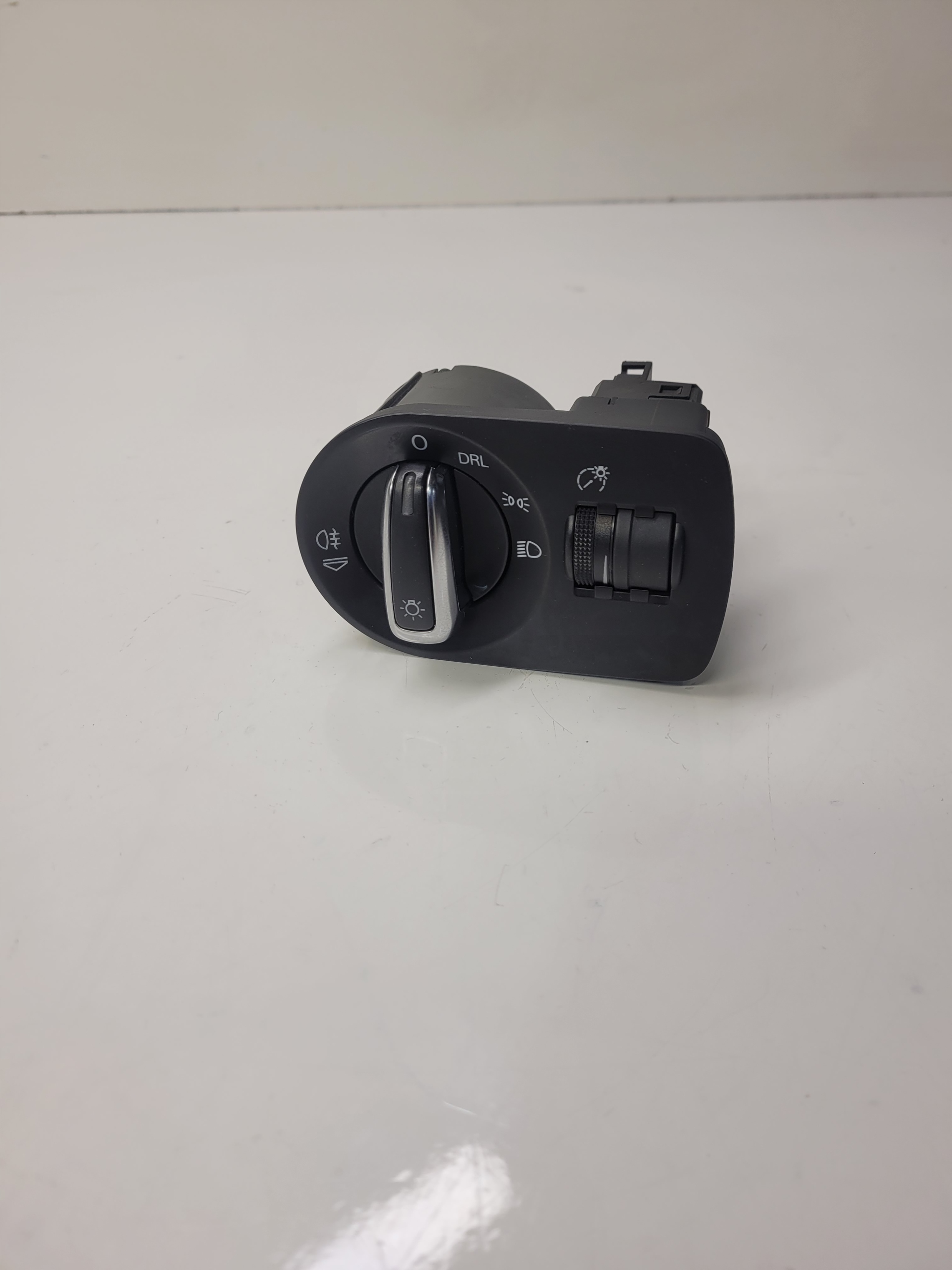 Выключатель света AUDI A3 8P LIFT 8P1941531AQ