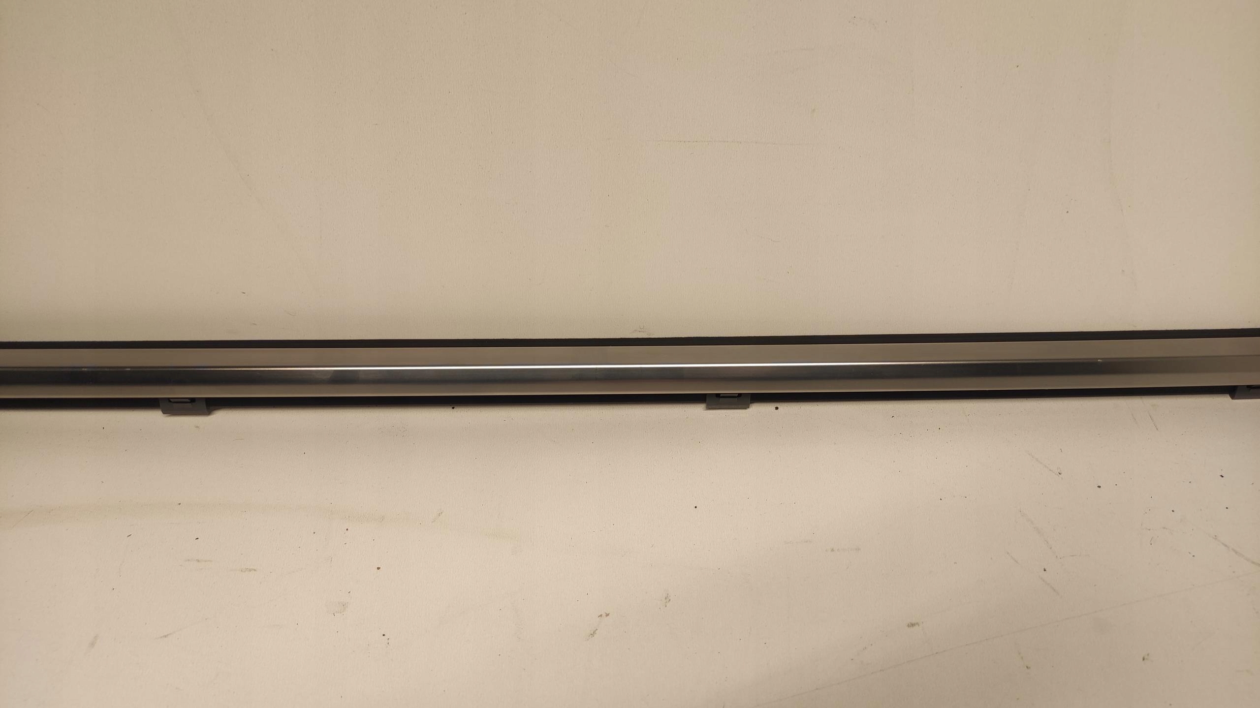 moulding dust PARAPET KIA SORENTO IV right front CHROM