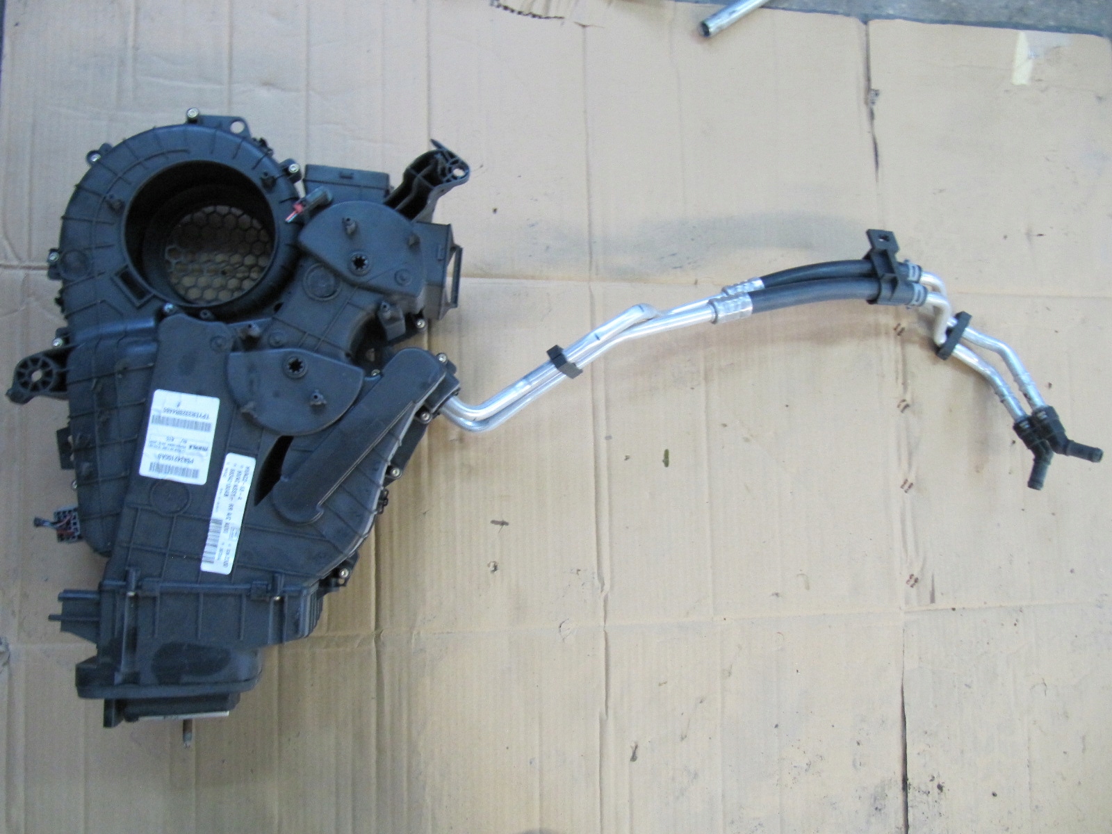 CHRYSLER PACIFICA 17- радиатор отопителя зад задняя 3.6 в крыло