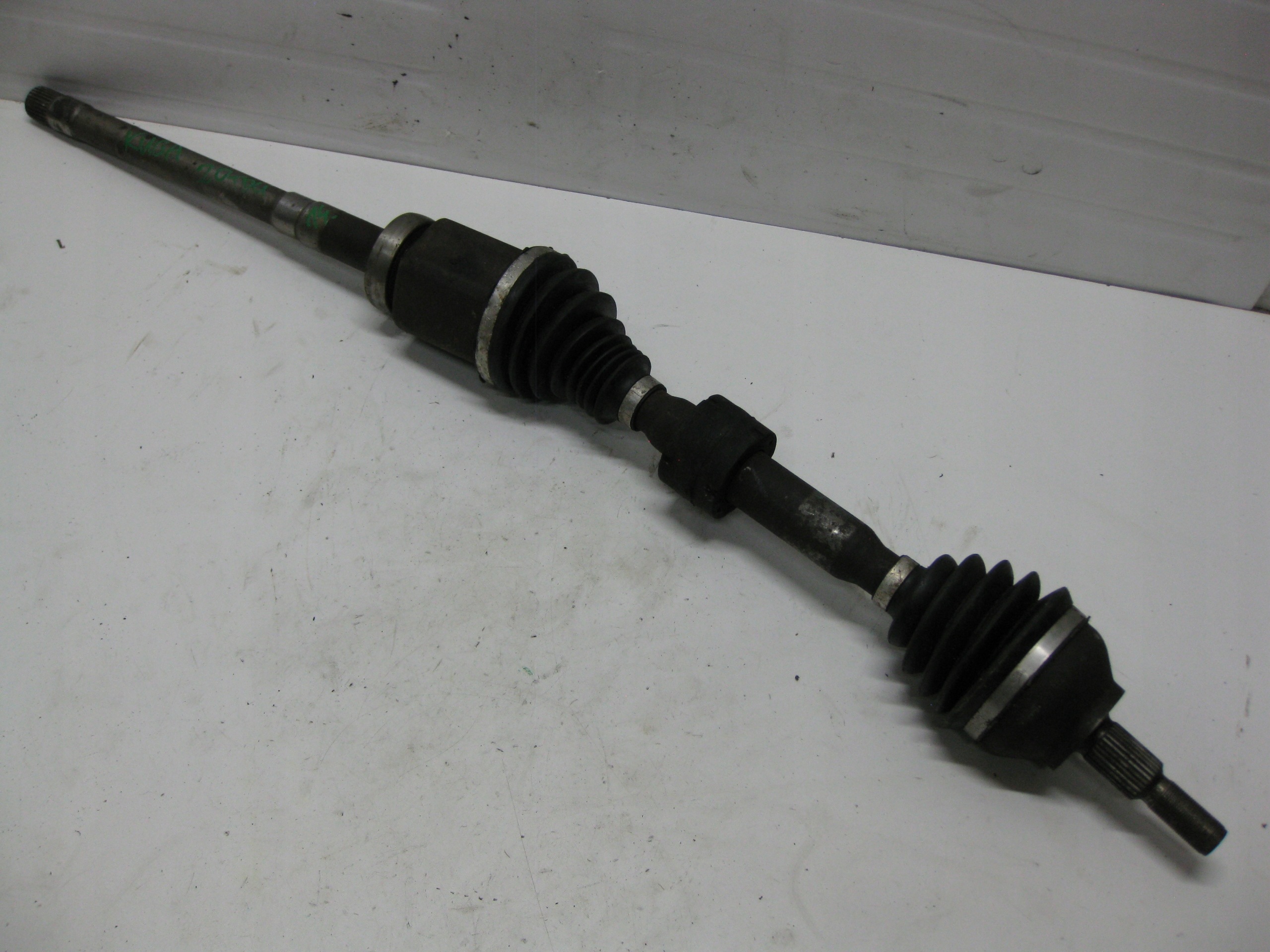 VW T5 2.5 TDI semi-axis left short. front