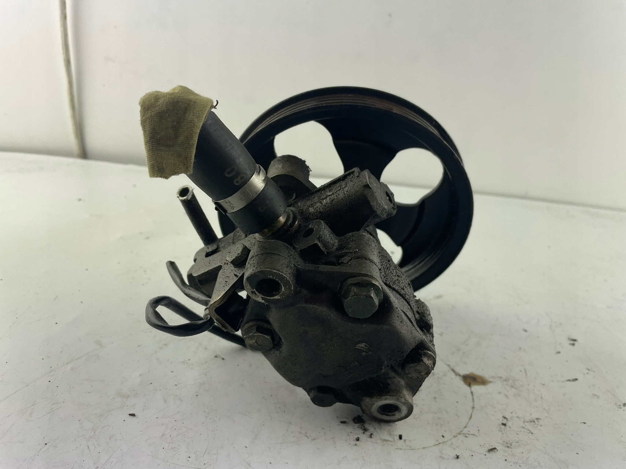 pompa servosterzo MR910913 Mitsubishi Carisma Space Star Volvo S40
