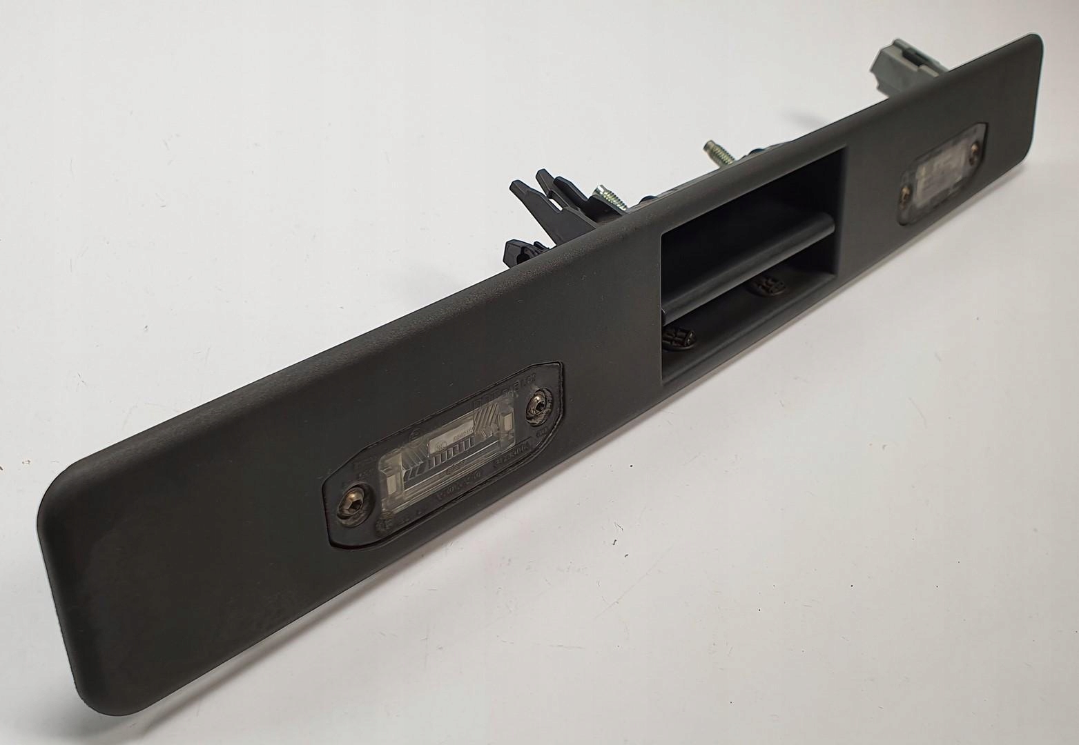 LISTWA BLENDA KLAMKA KLAPY TYŁ VOLVO XC90 30699743 Typ samochodu Samochody osobowe