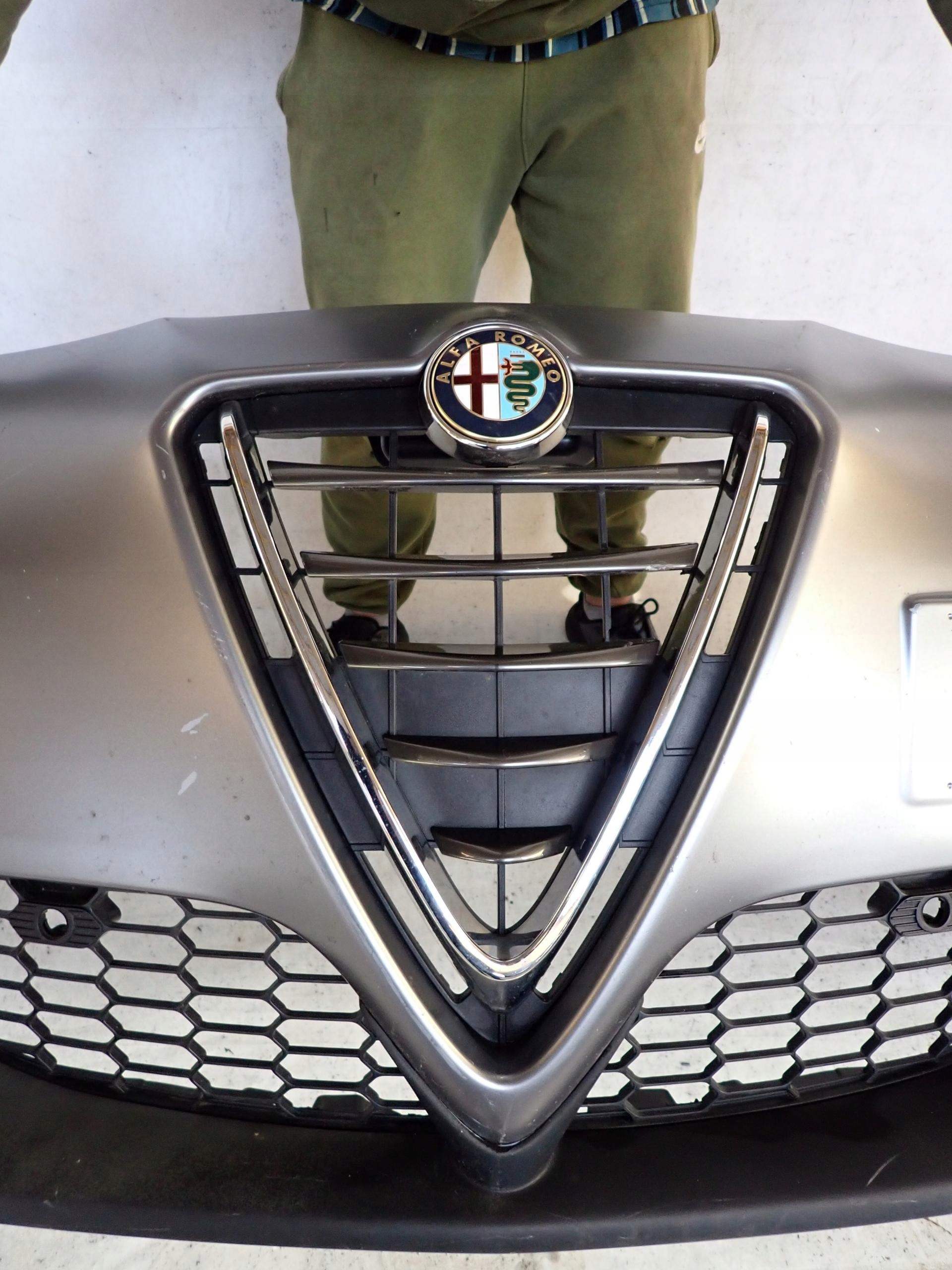 ALFA ROMEO GIULIETTA QUADRIFOGLIO VERDE bumper front front SPR PDC