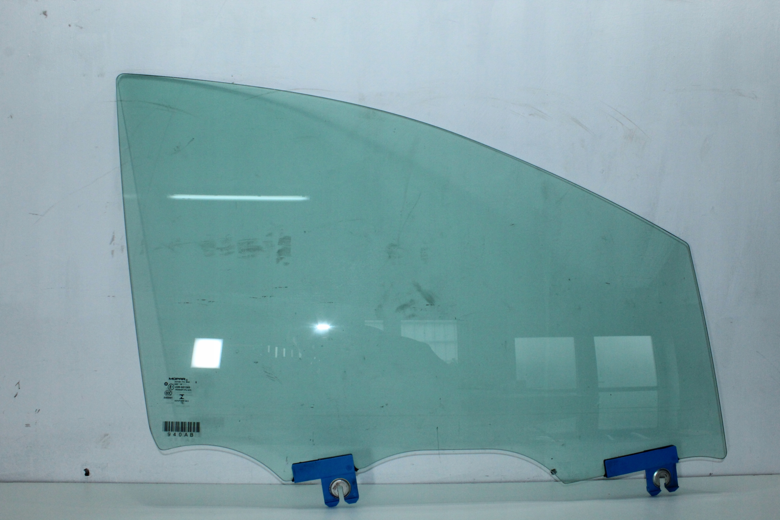 CHRYSLER PACIFICA 2017-СКЛО ПЕРЕДНЬОЇ ПРАВОЇ ДВЕРІ