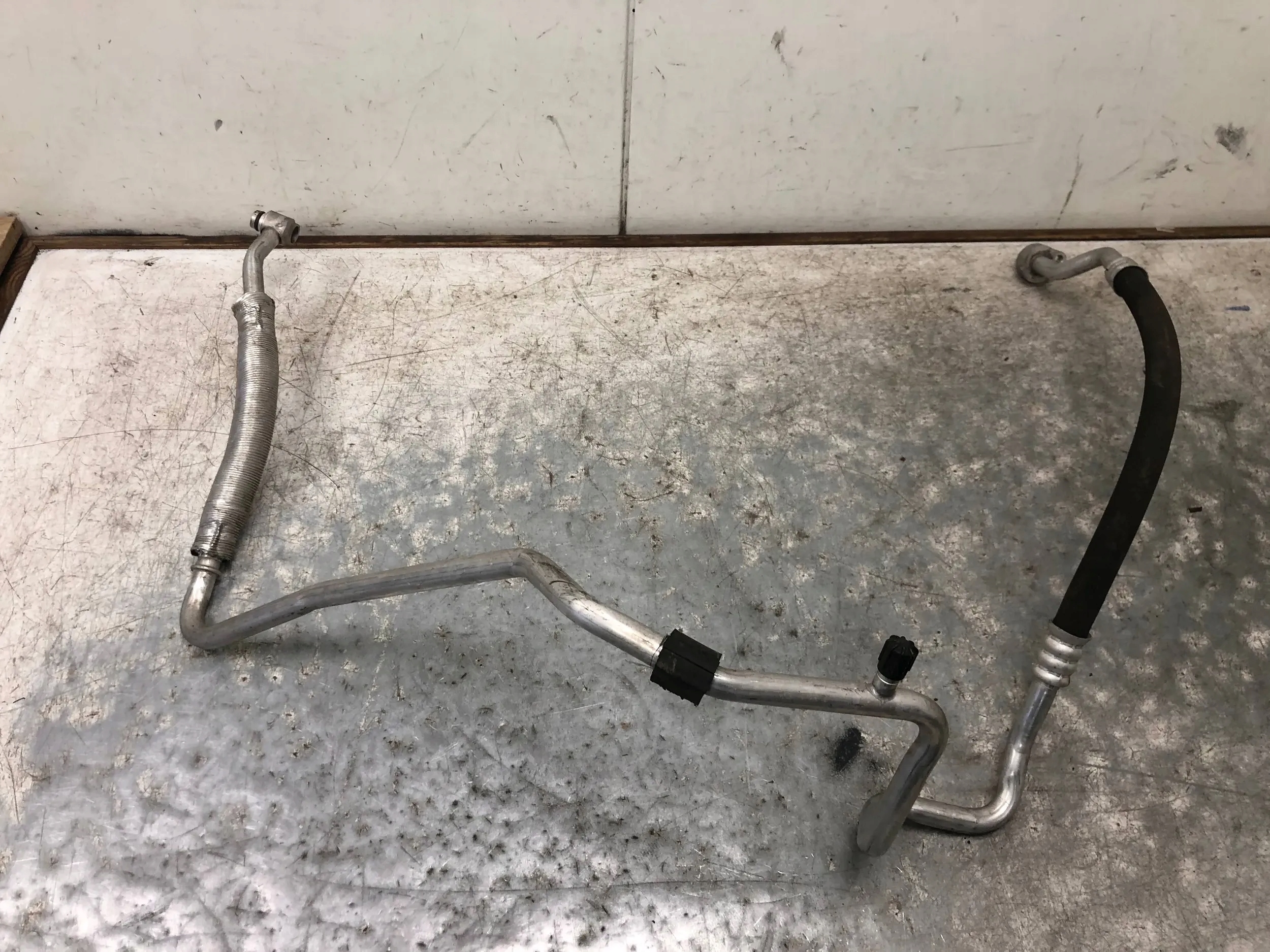 vedení klimatizaci AUDI Q3 8U 8U0820743D