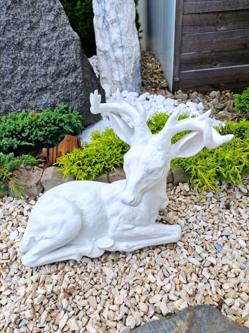 FIGURKA OGRODOWA - BIAŁY DESIGN RENIFER / JELEŃ Motyw zwierzęta