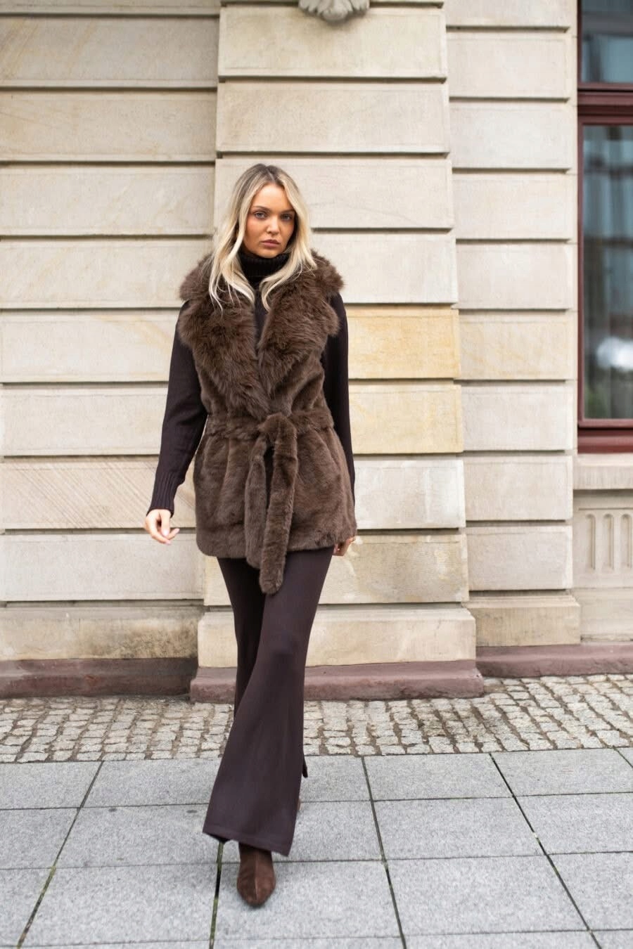 Dámská vesta Kožíšek Hnědá, velikost Uni. Polský Výrobce Lemonada