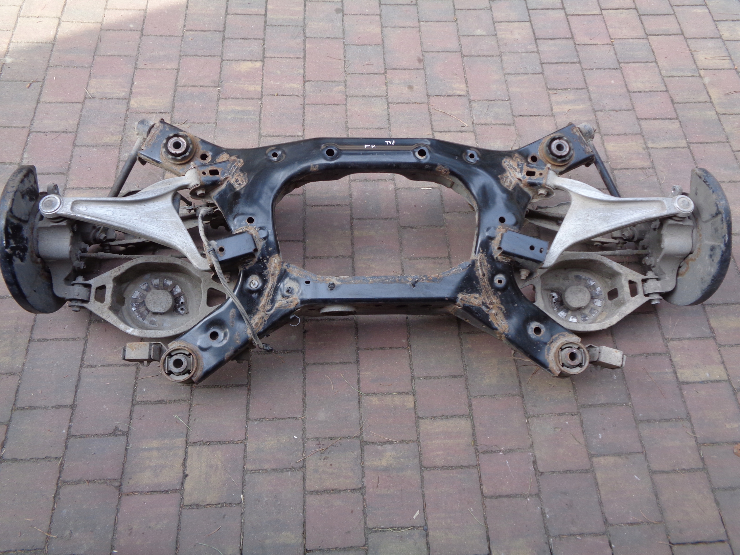 БАЛКА ХОДОВОЇ ЧАСТИНИ ЗАД. ІНФІНІТІ FX Qx70